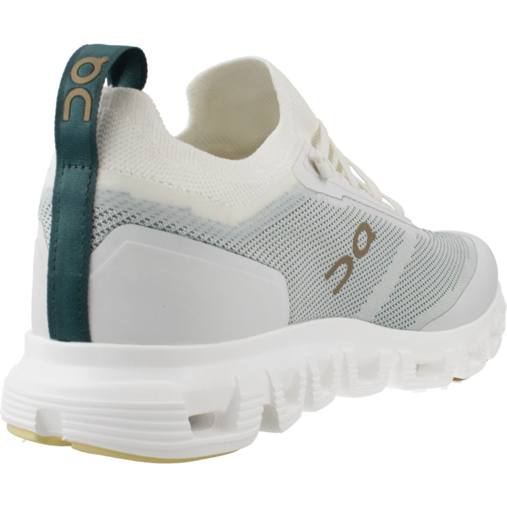 ON RUNNING CLOUD  VERSA en color VERDE  (3)