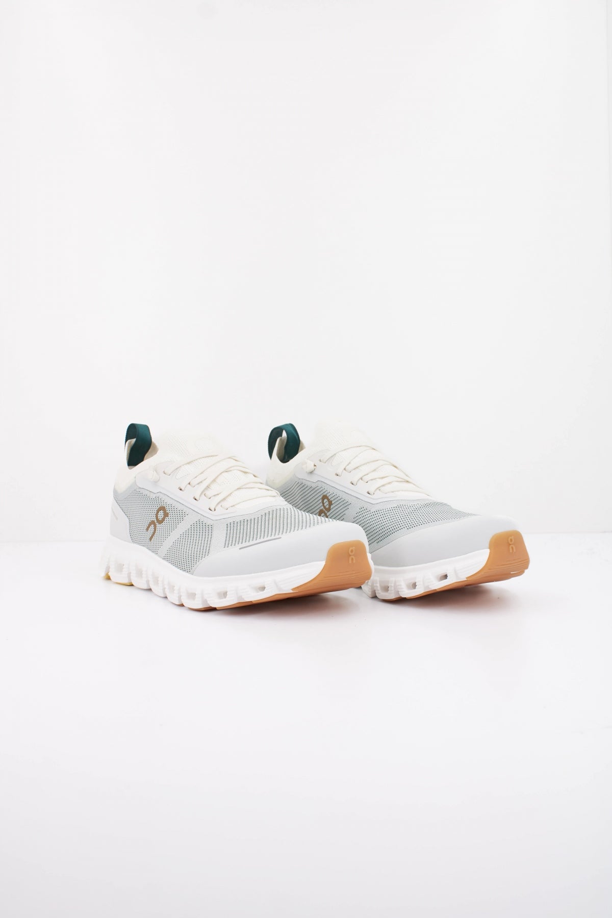 ON RUNNING CLOUD  VERSA en color VERDE  (2)