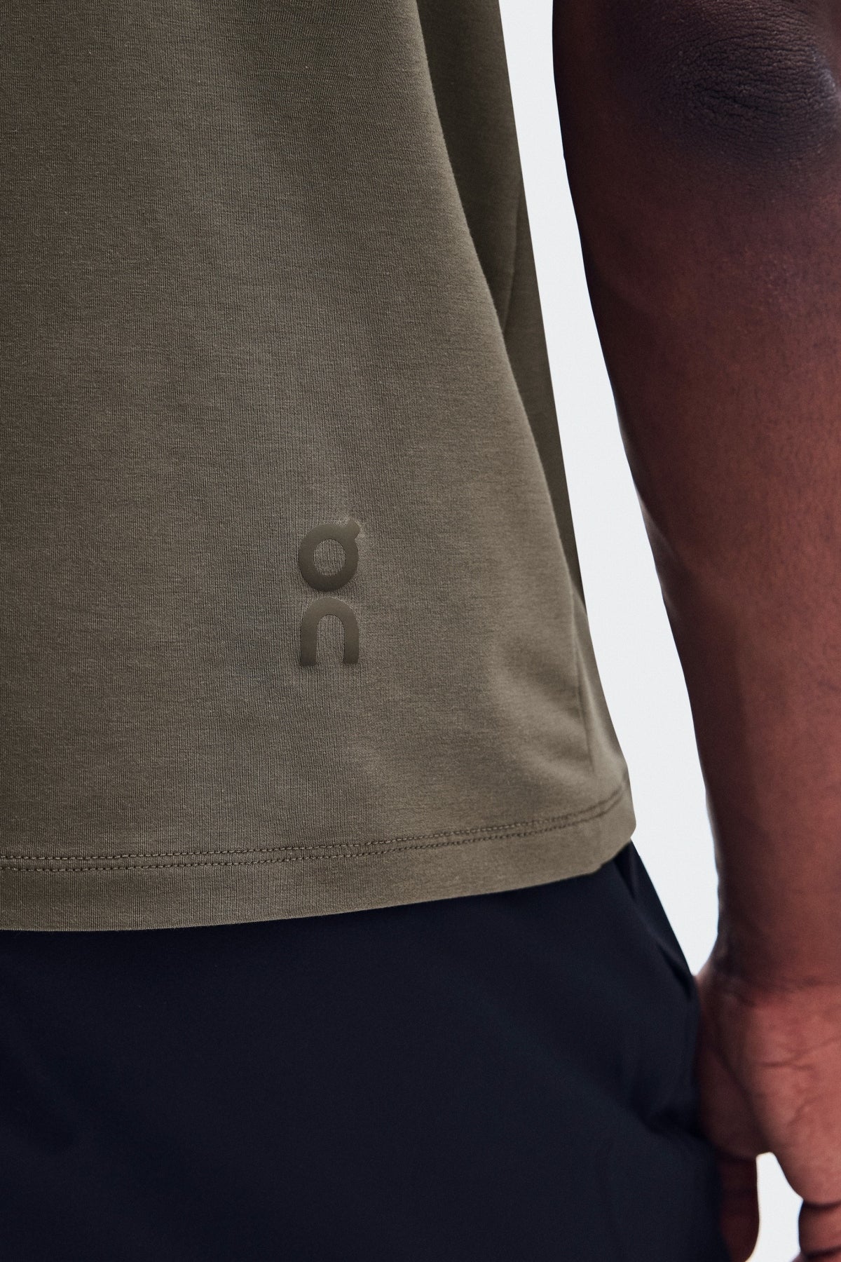 ON RUNNING FOCUS-T  M BARK en color   (4)