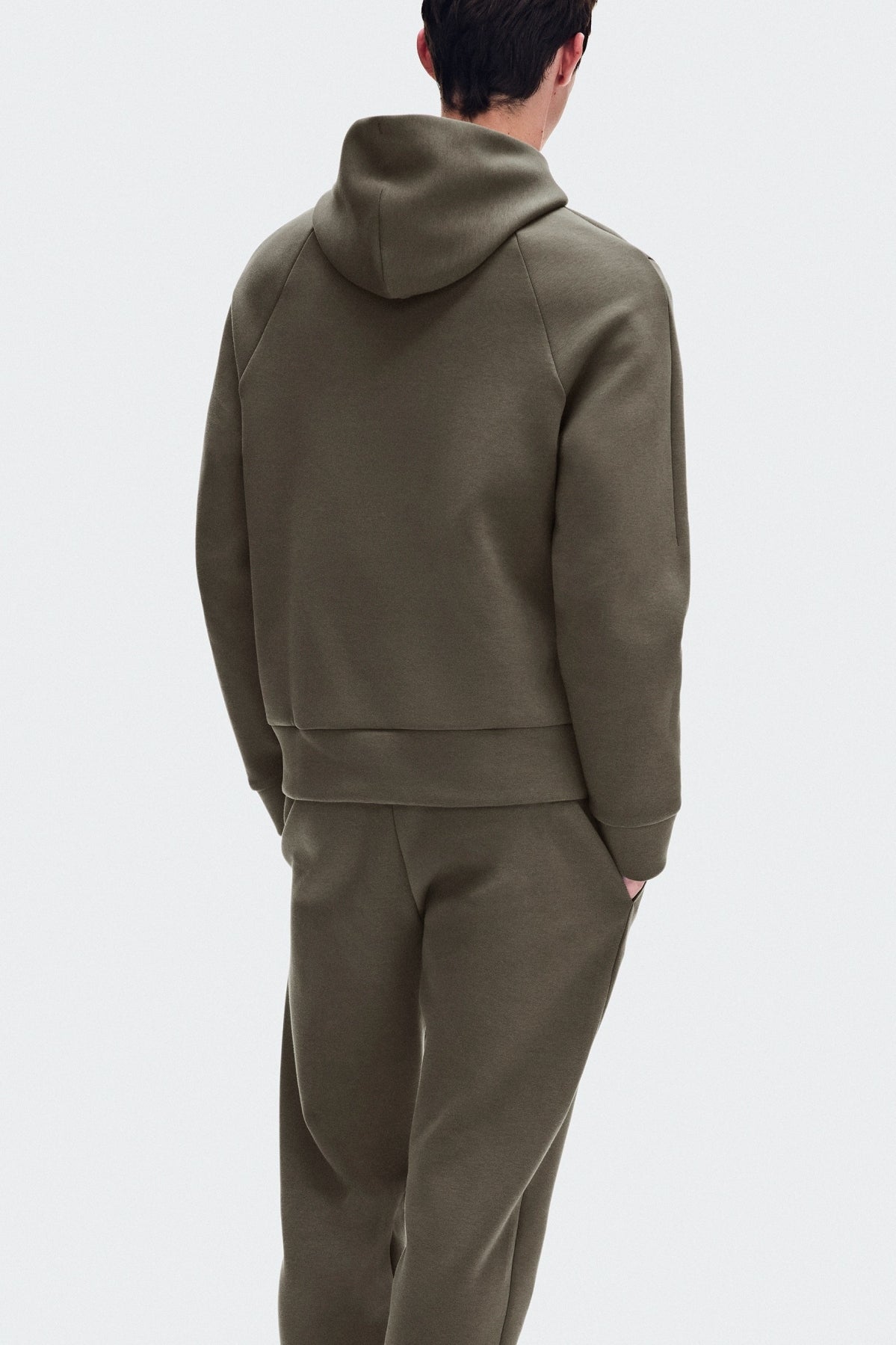 ON RUNNING FOCUS TECH HOODIE  M BARK en color   (2)