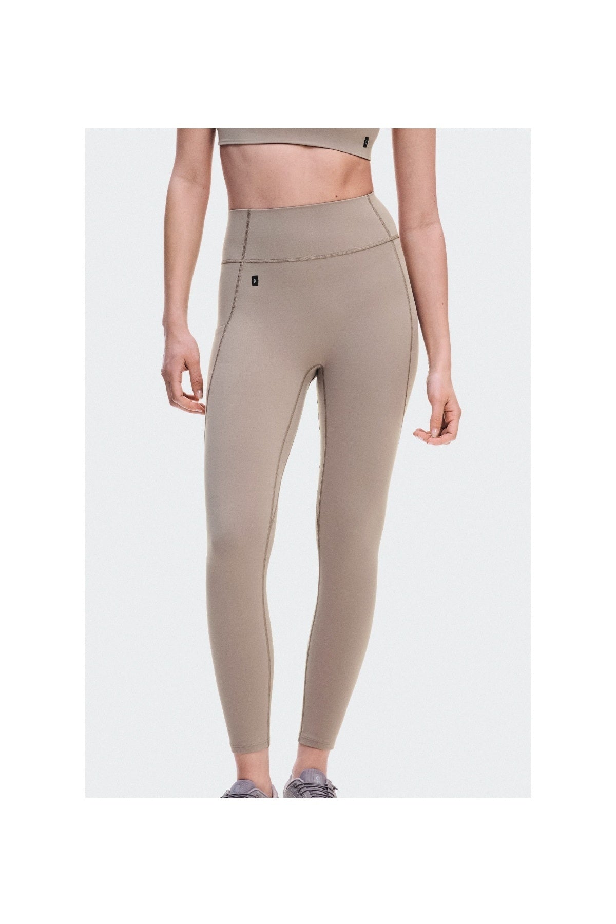 ON RUNNING STUDIO TIGHTS en color   (1)