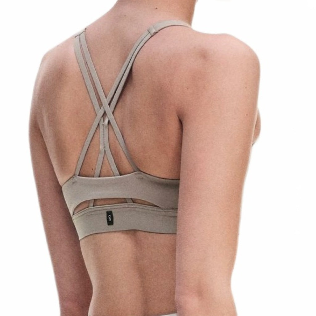ON RUNNING STUDIO BRA  en color BEIS  (5)