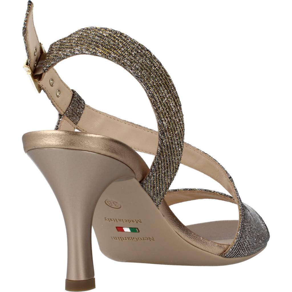 NERO GIARDINI EDE en color ORO  (3)