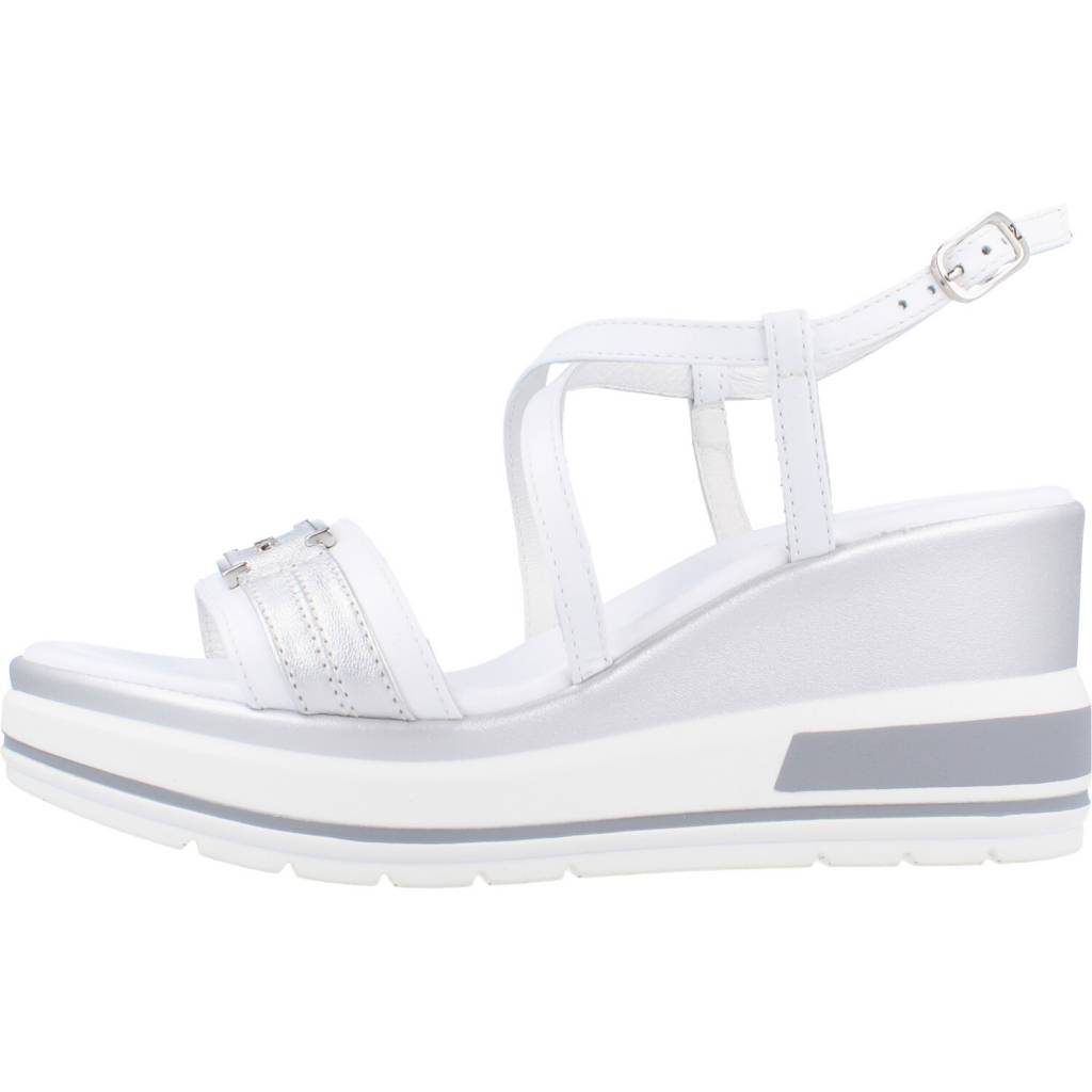 NERO GIARDINI ED en color BLANCO  (2)