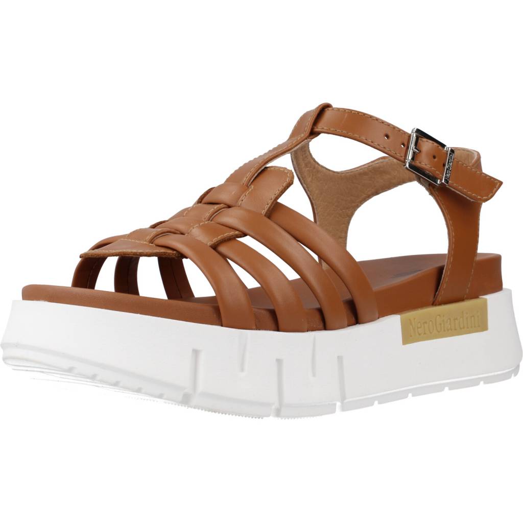 NERO GIARDINI ED  en color MARRON  (1)