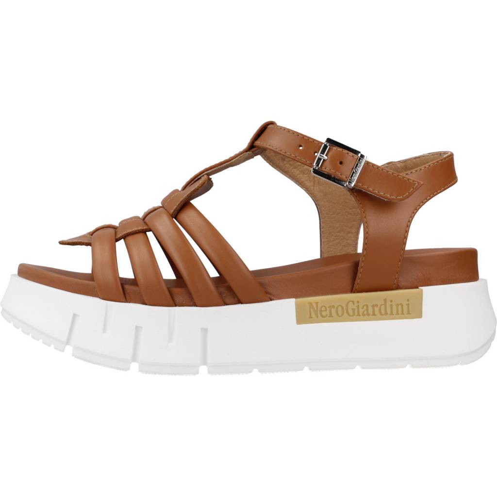 NERO GIARDINI ED  en color MARRON  (2)