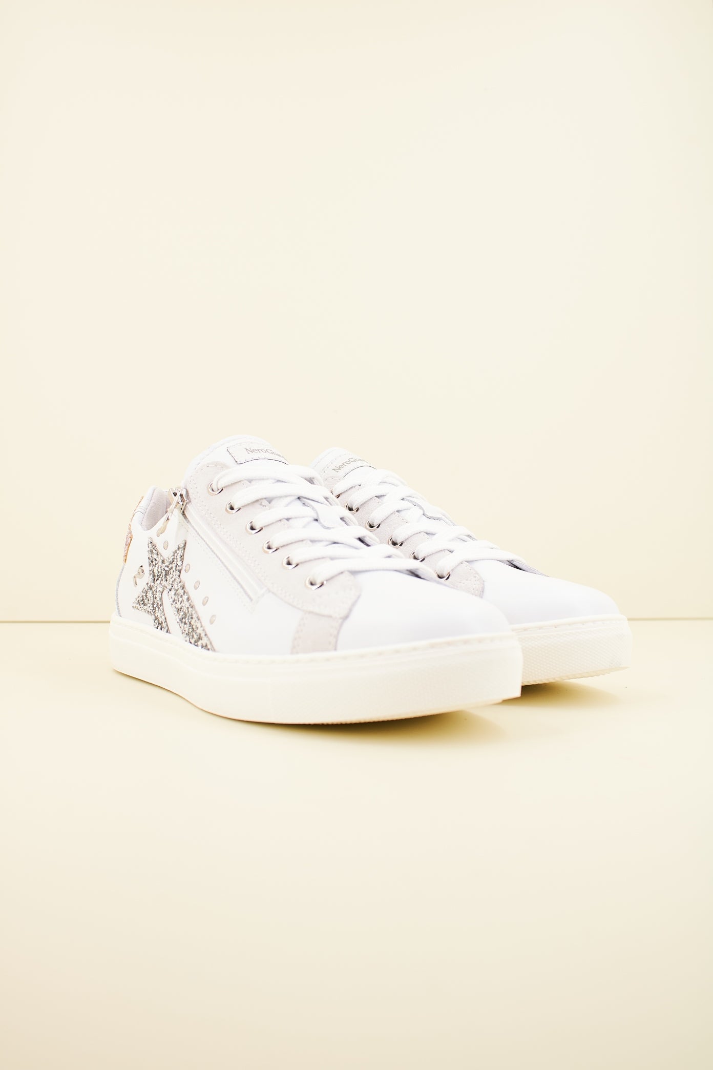 NERO GIARDINI ED  en color BLANCO  (2)