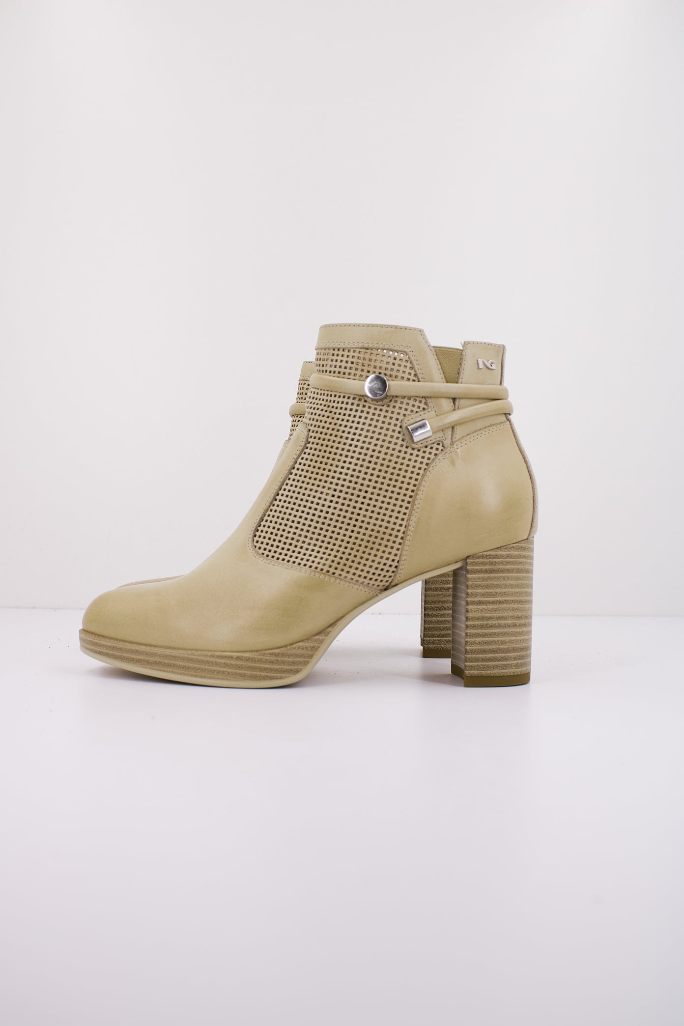 NERO GIARDINI ED en color MARRON CLARO  (1)