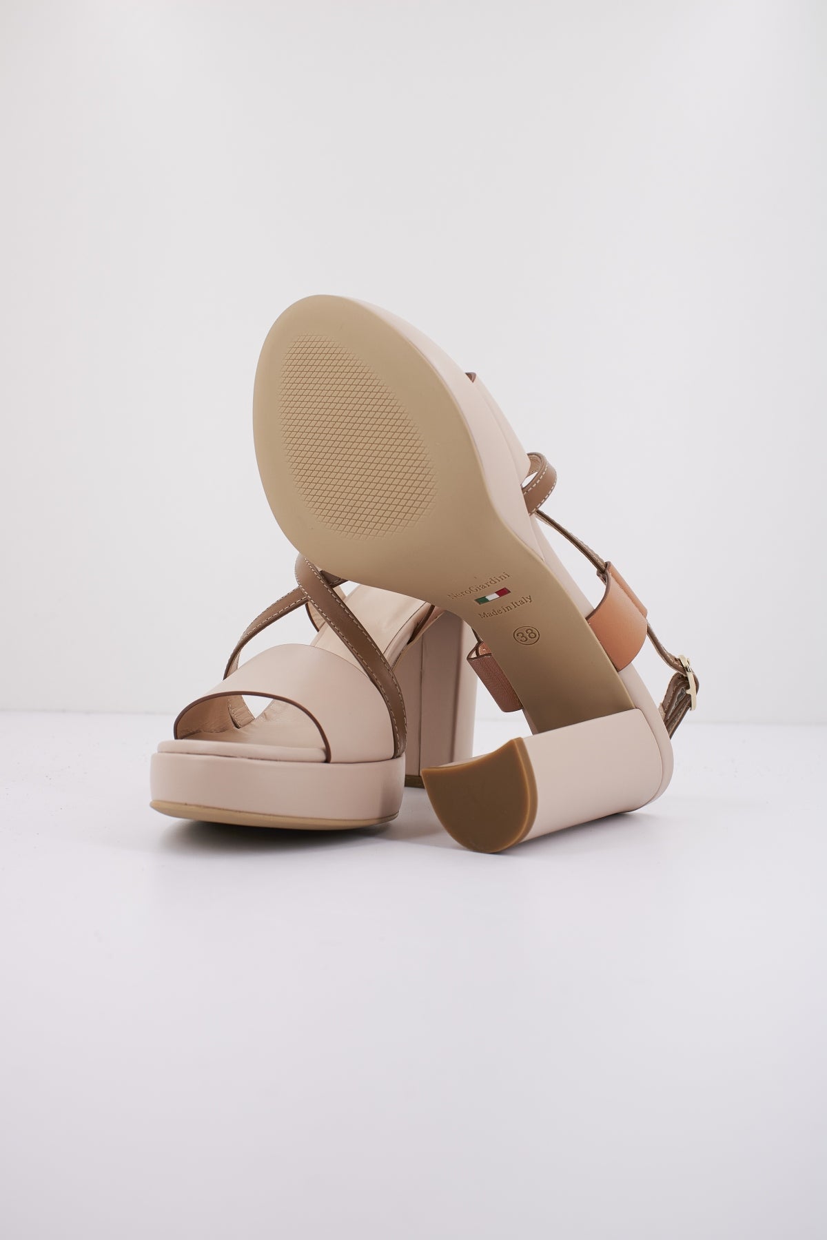 NERO GIARDINI ED  en color NUDE  (4)