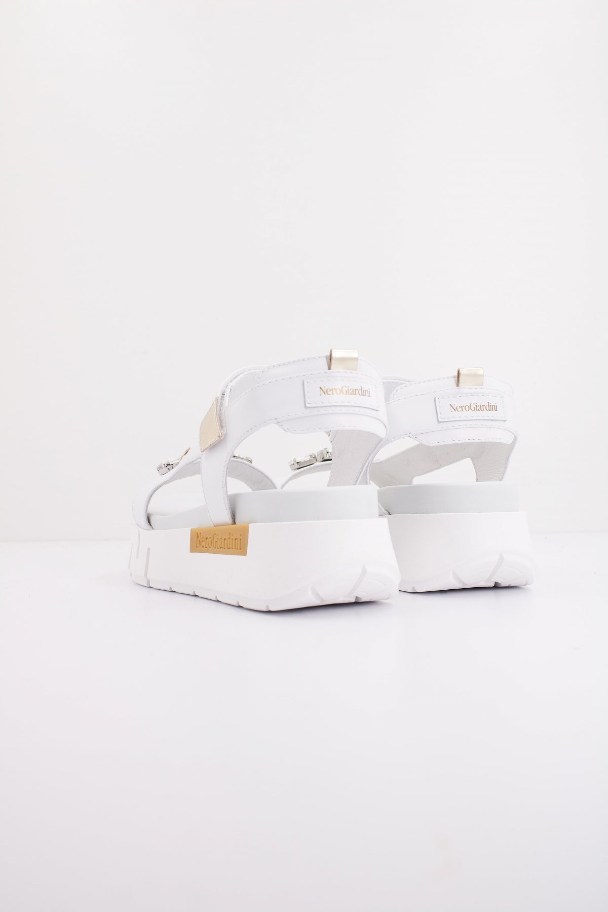 NERO GIARDINI ED en color BLANCO  (4)