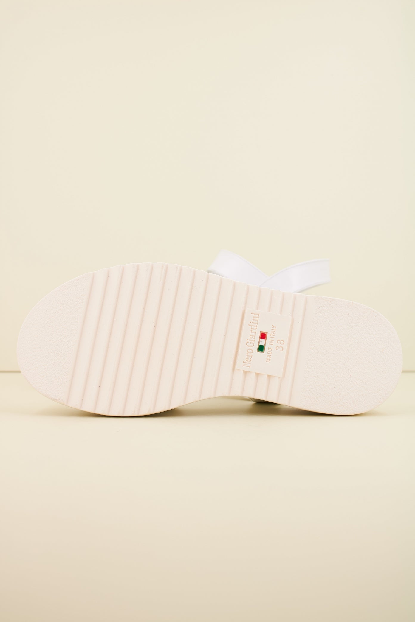 NERO GIARDINI ED en color BLANCO  (4)
