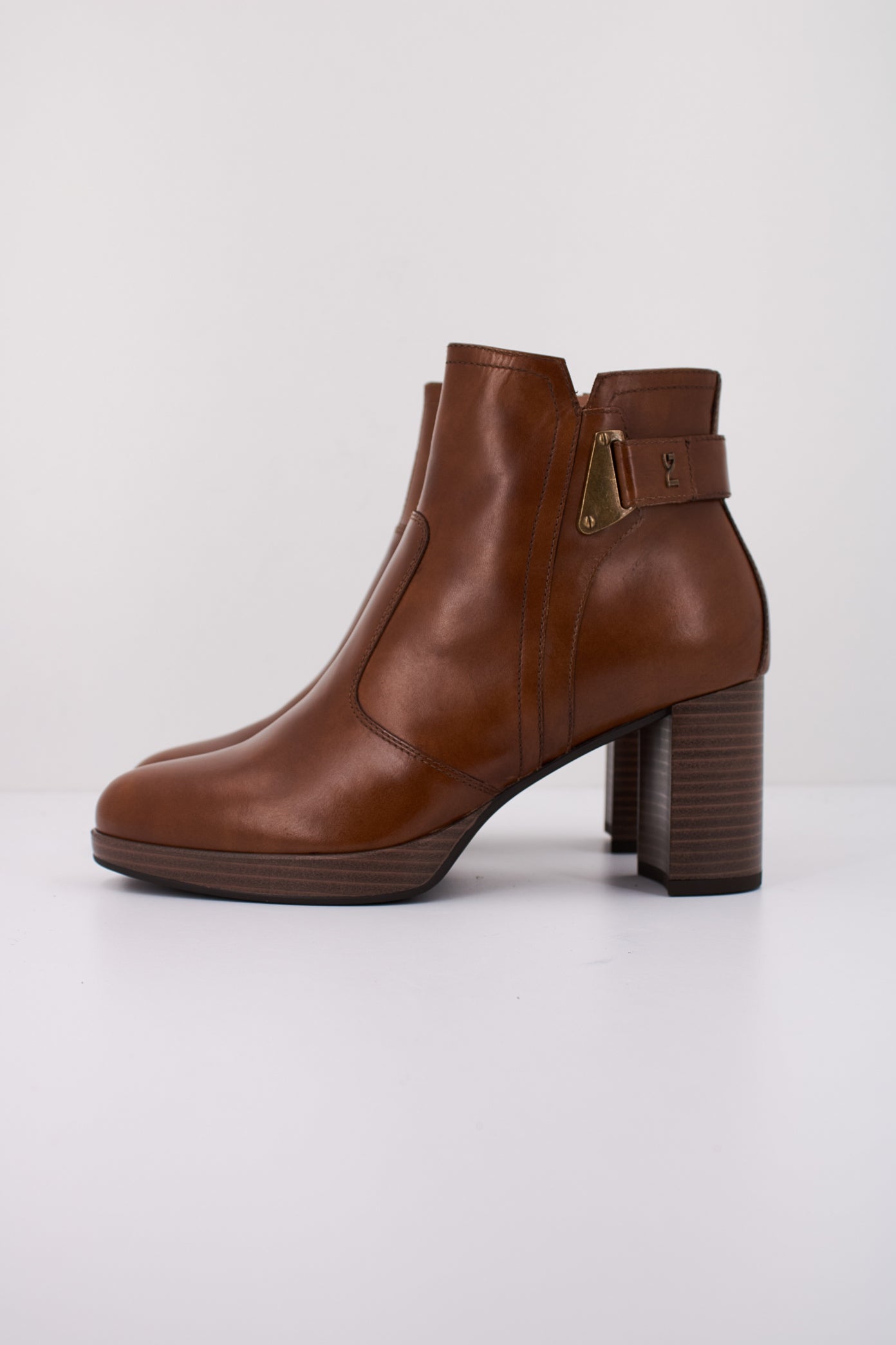 NERO GIARDINI  en color MARRON  (1)