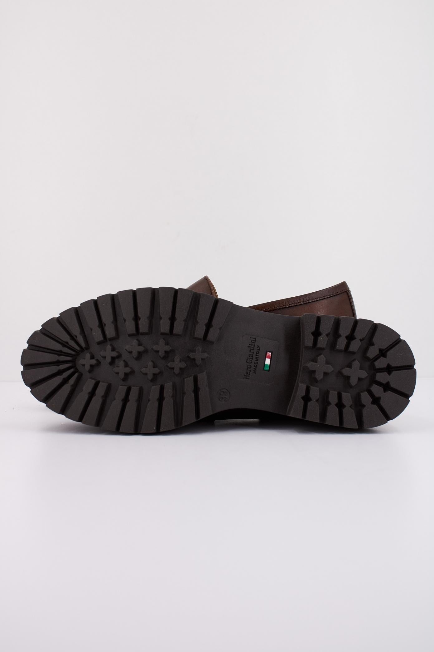 NERO GIARDINI ID  en color MARRON  (5)