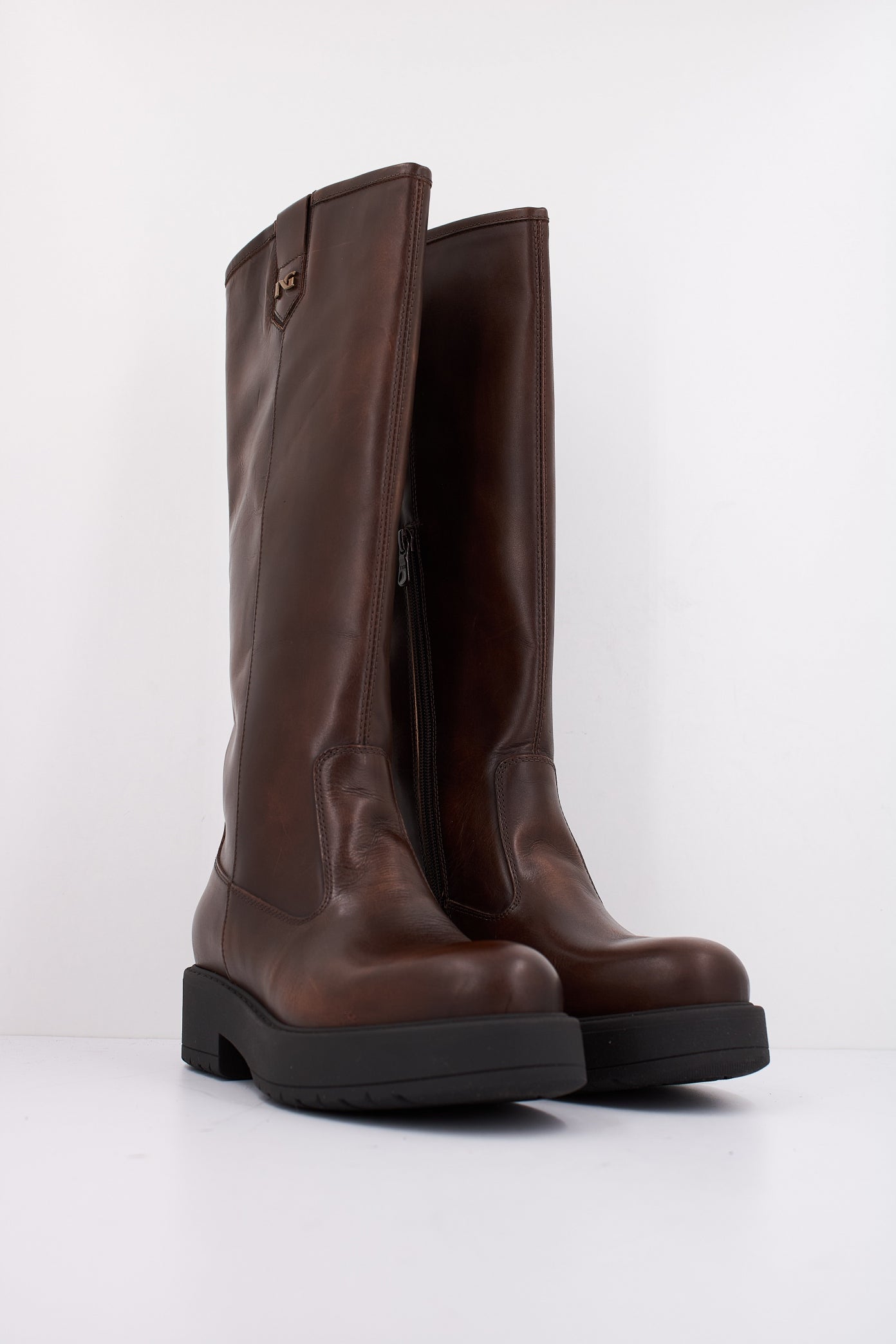 NERO GIARDINI ID en color MARRON  (2)