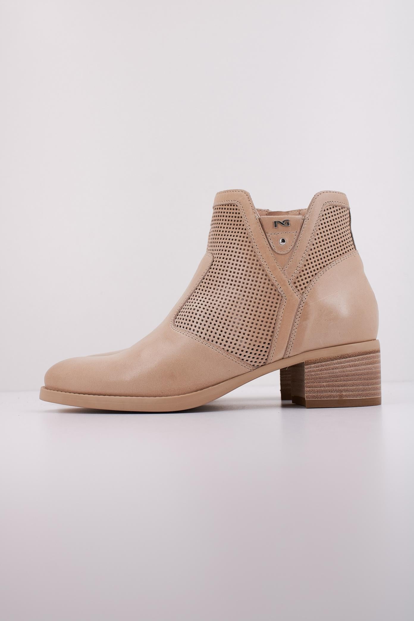 NERO GIARDINI ED  en color BEIS  (1)