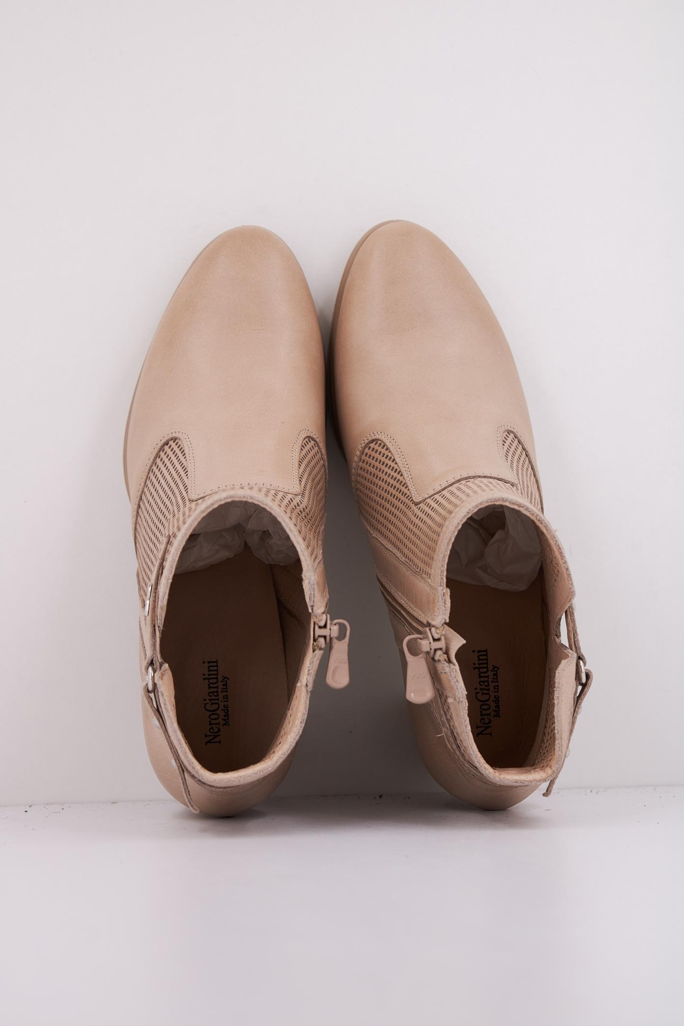 NERO GIARDINI ED en color MARRON CLARO  (3)