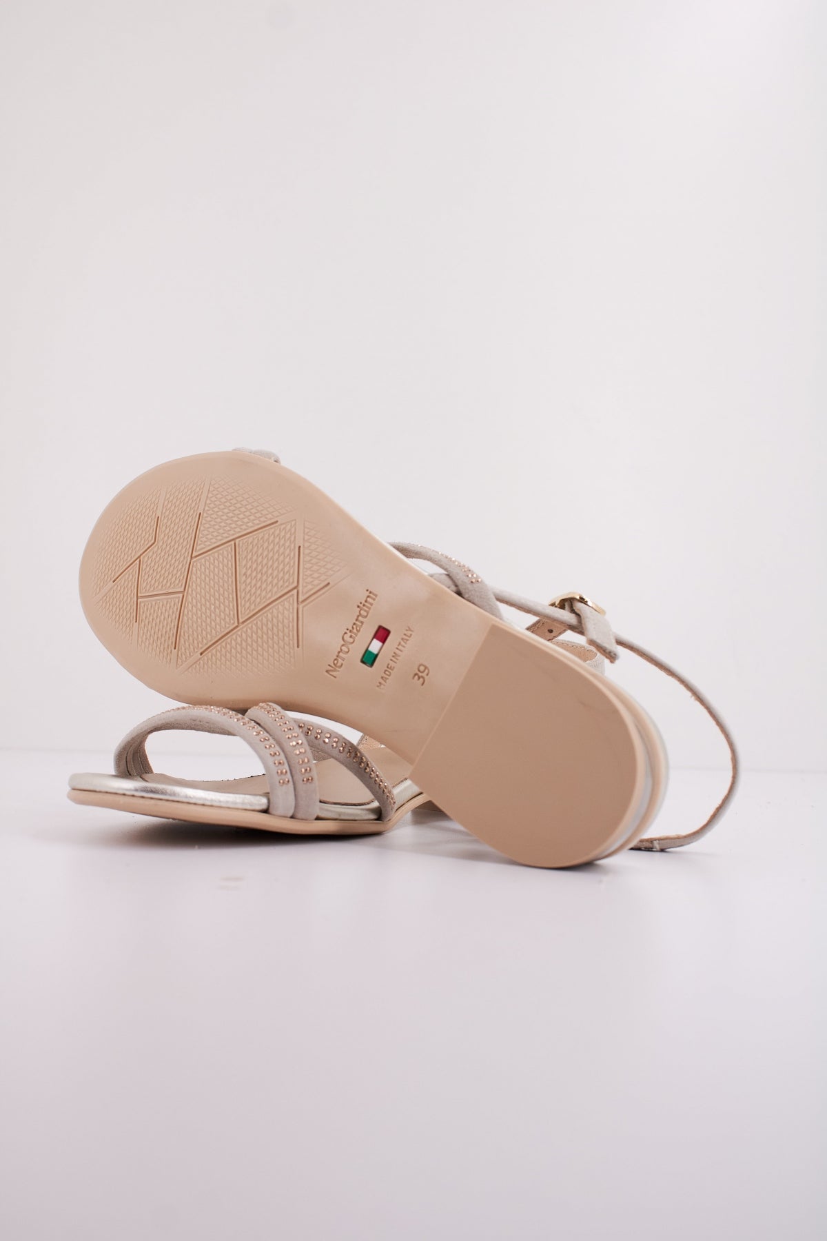 NERO GIARDINI ED  en color BLANCO  (5)