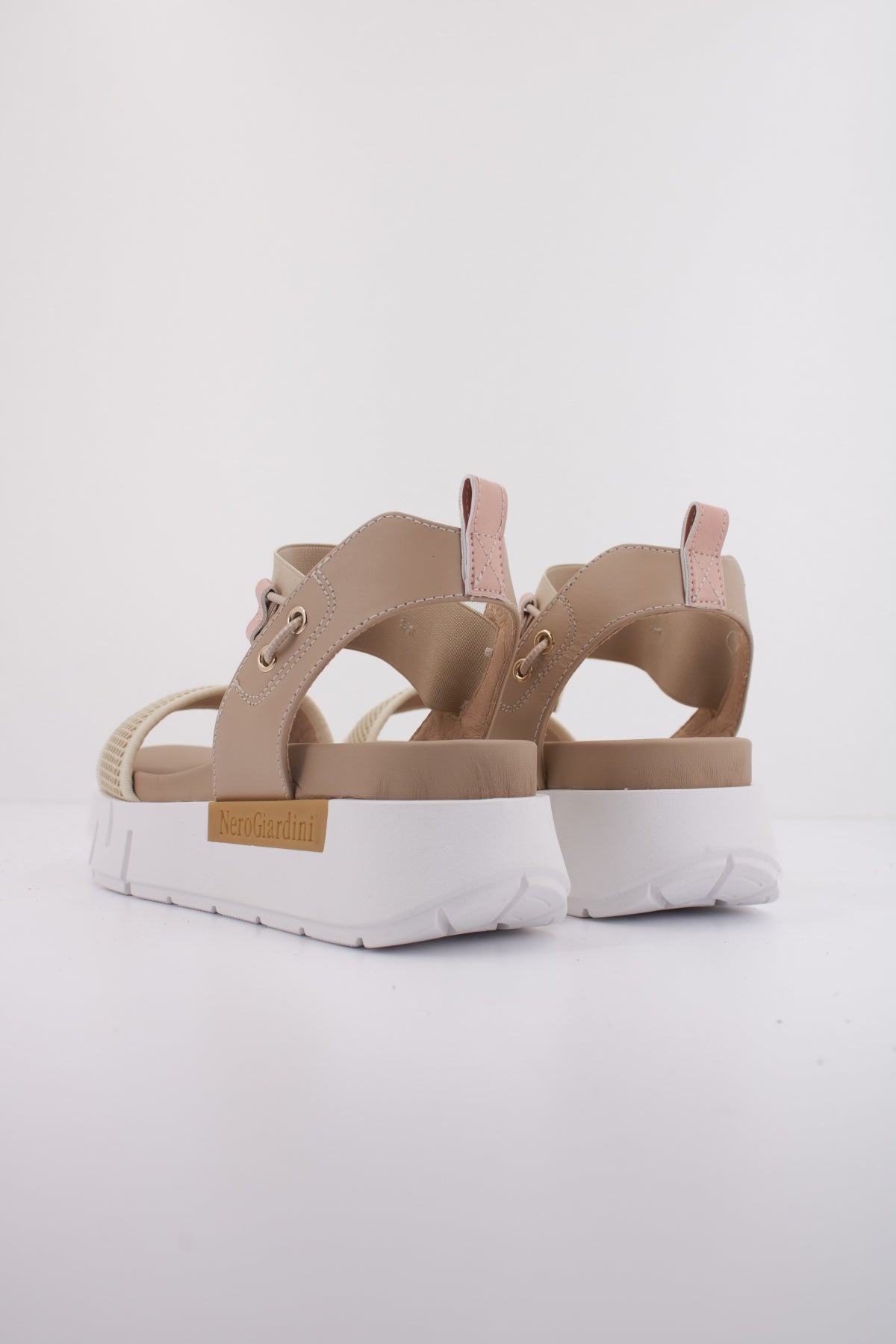 NERO GIARDINI ED  en color NUDE  (4)
