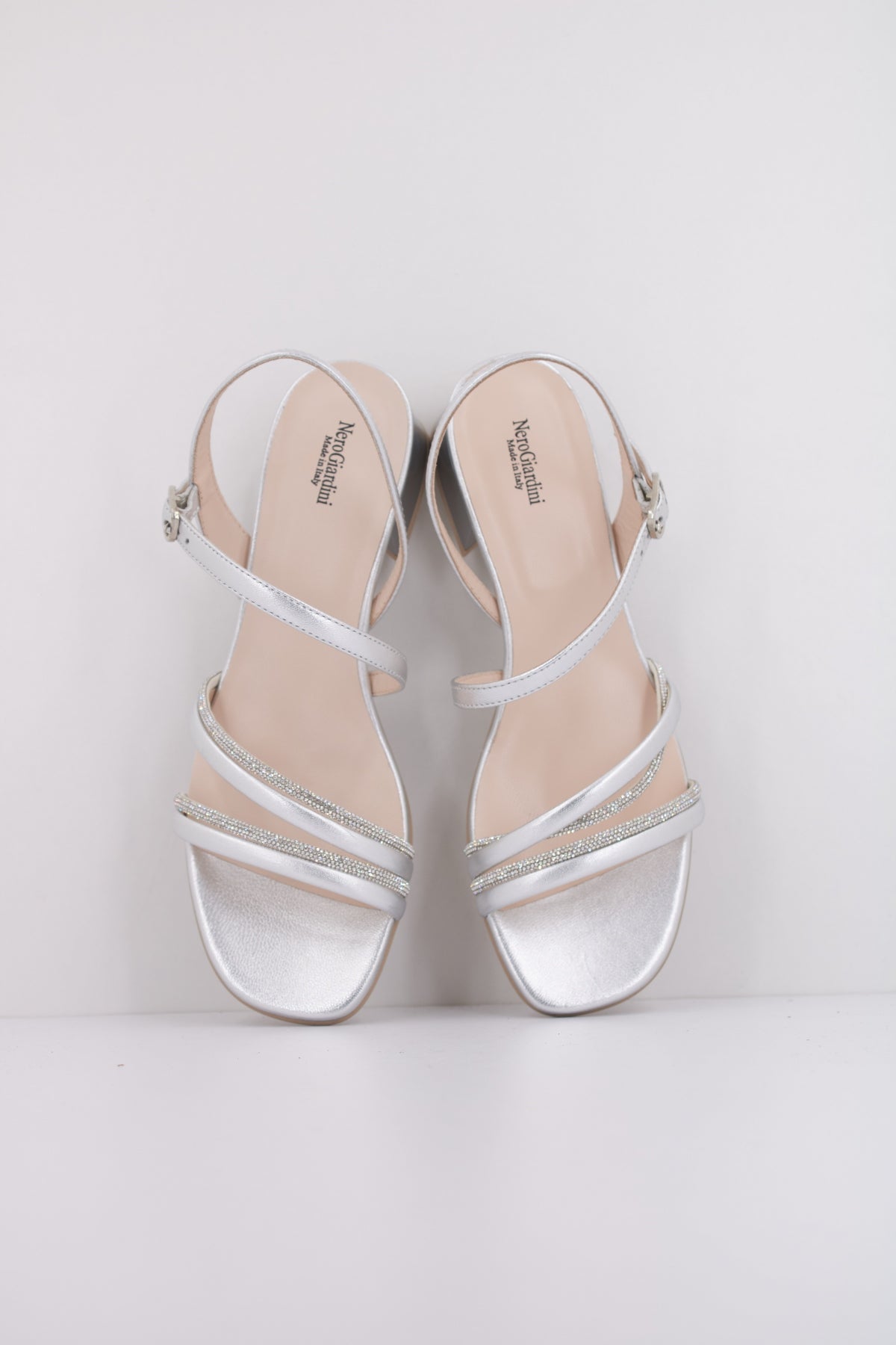 NERO GIARDINI ED en color PLATA  (3)