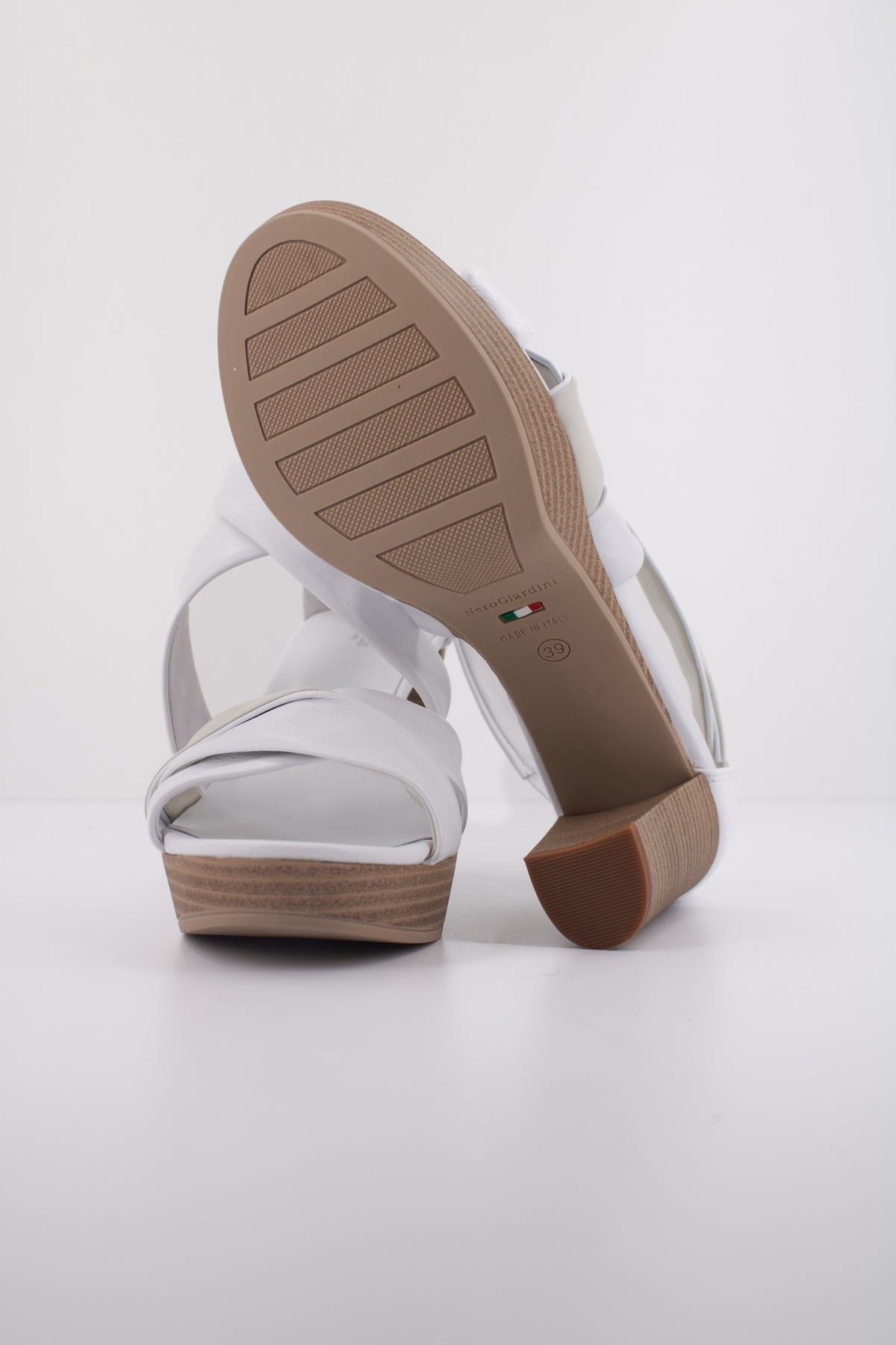 NERO GIARDINI ED  en color BLANCO  (5)