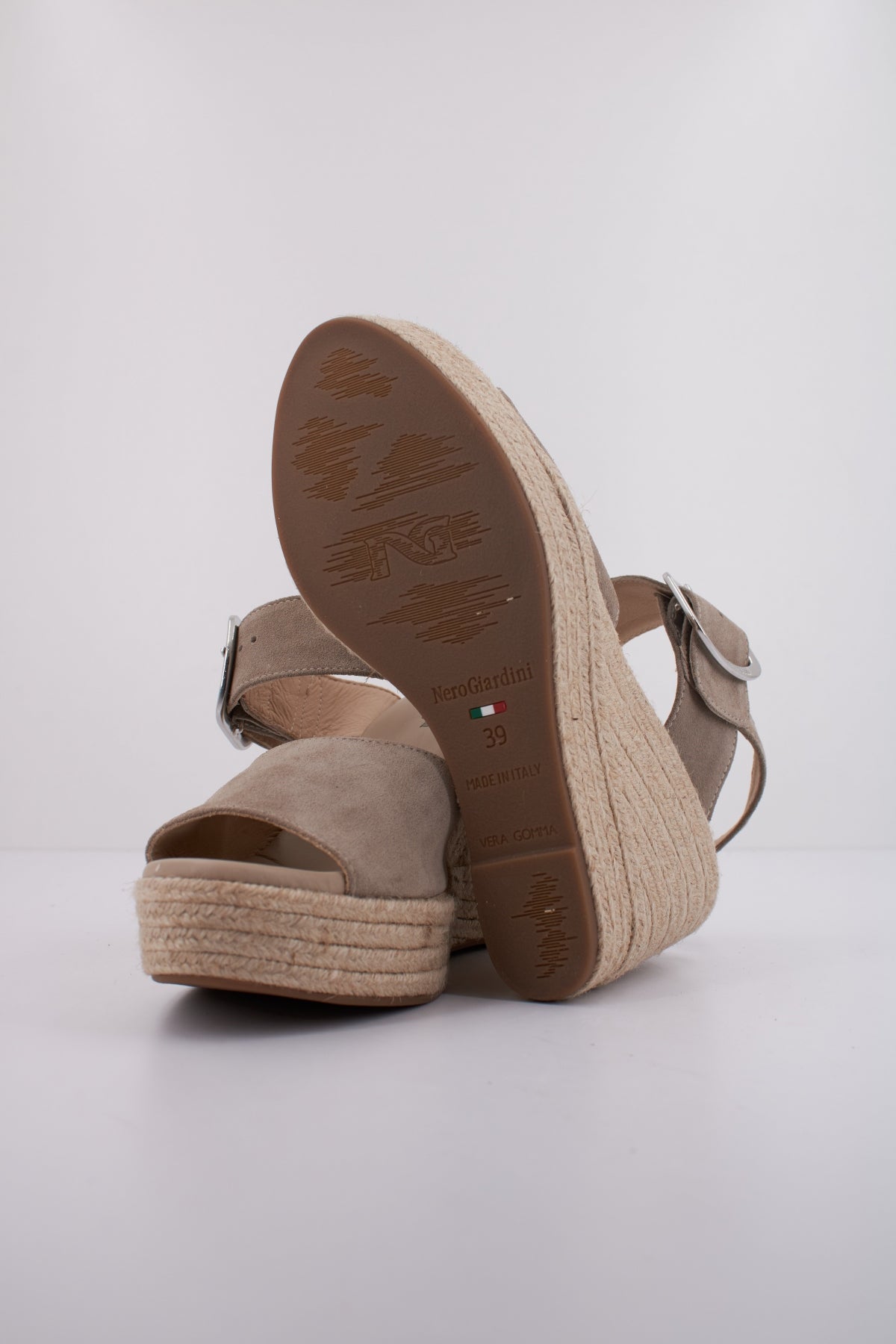 NERO GIARDINI ED  en color GRIS  (5)