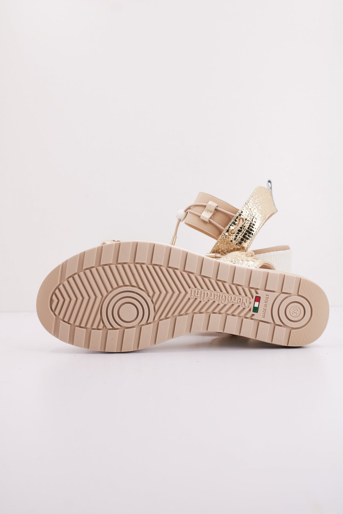 NERO GIARDINI ED  en color ORO  (5)