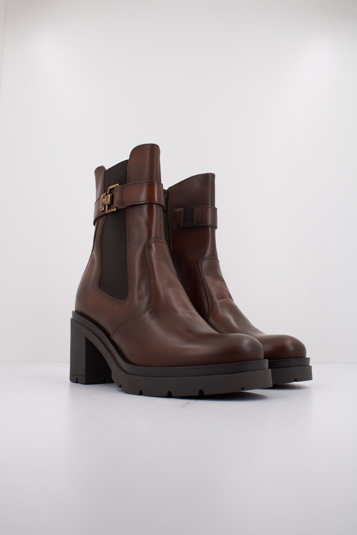 NERO GIARDINI ID en color MARRON  (2)