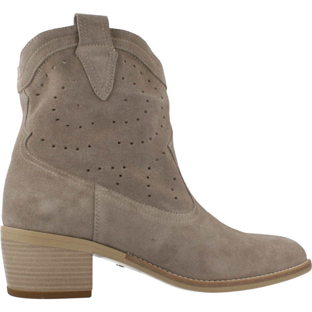 NERO GIARDINI BOTIN VELOUR en color BEIS  (4)