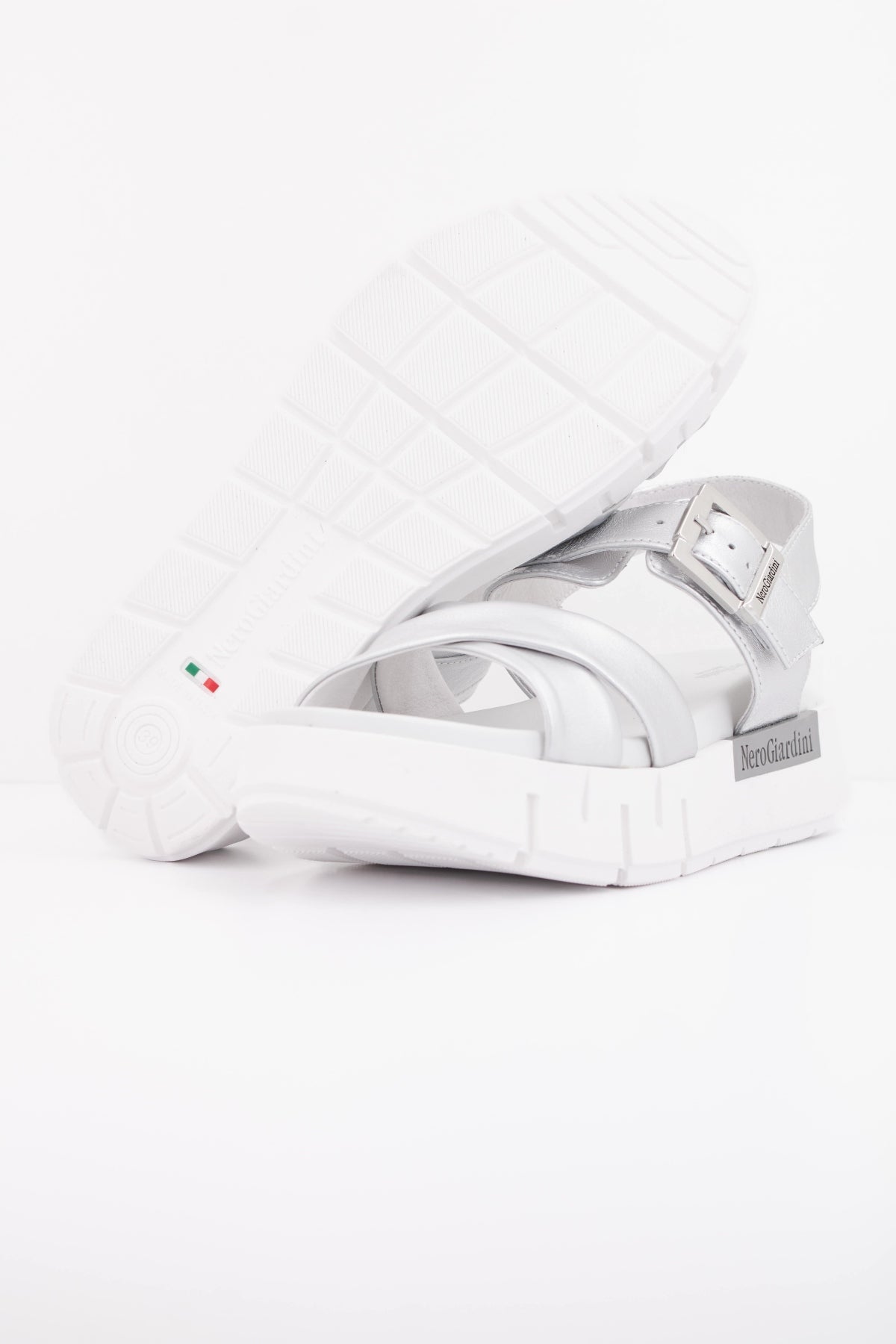 NERO GIARDINI ED  en color PLATA  (5)