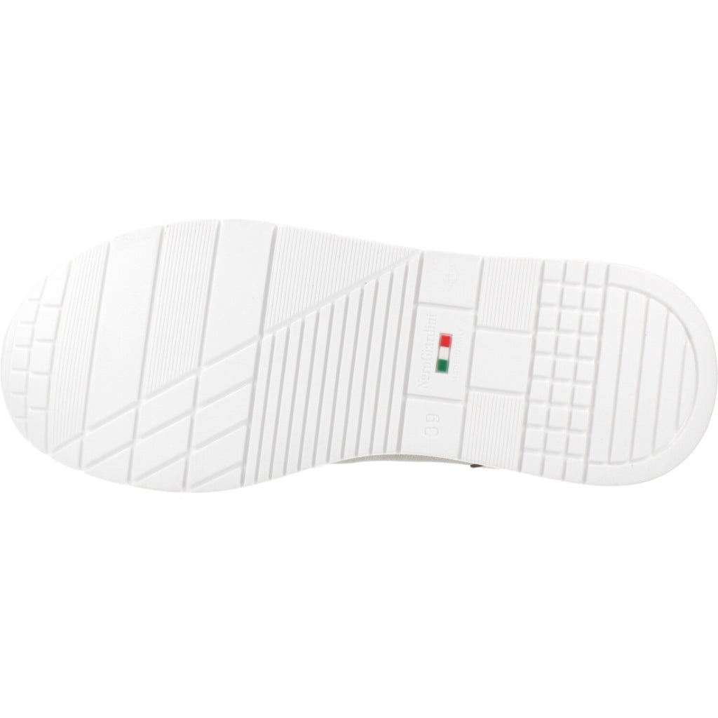 NERO GIARDINI DEPORTIVO CORDONES VELVET en color BEIS  (7)