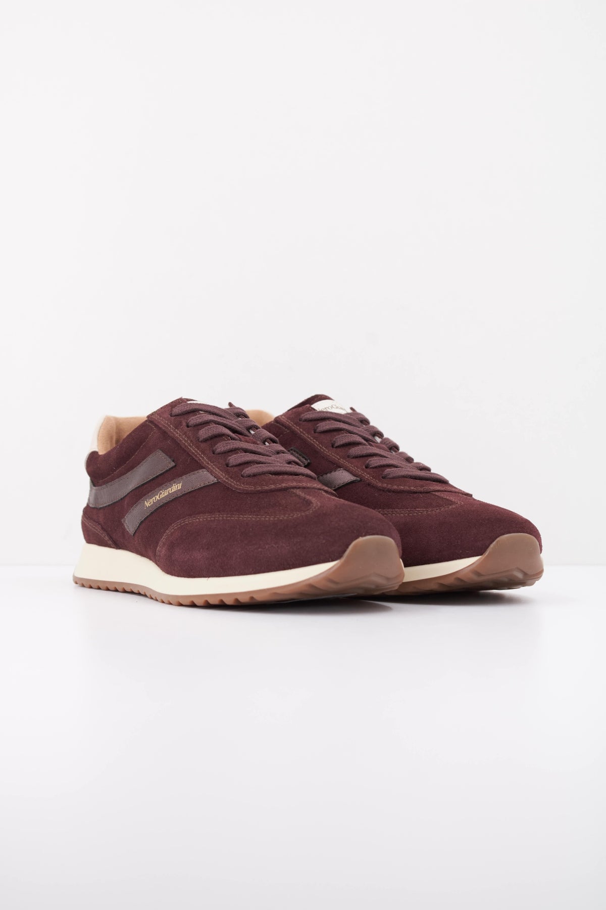 NERO GIARDINI VELOUR en color BURDEOS  (2)