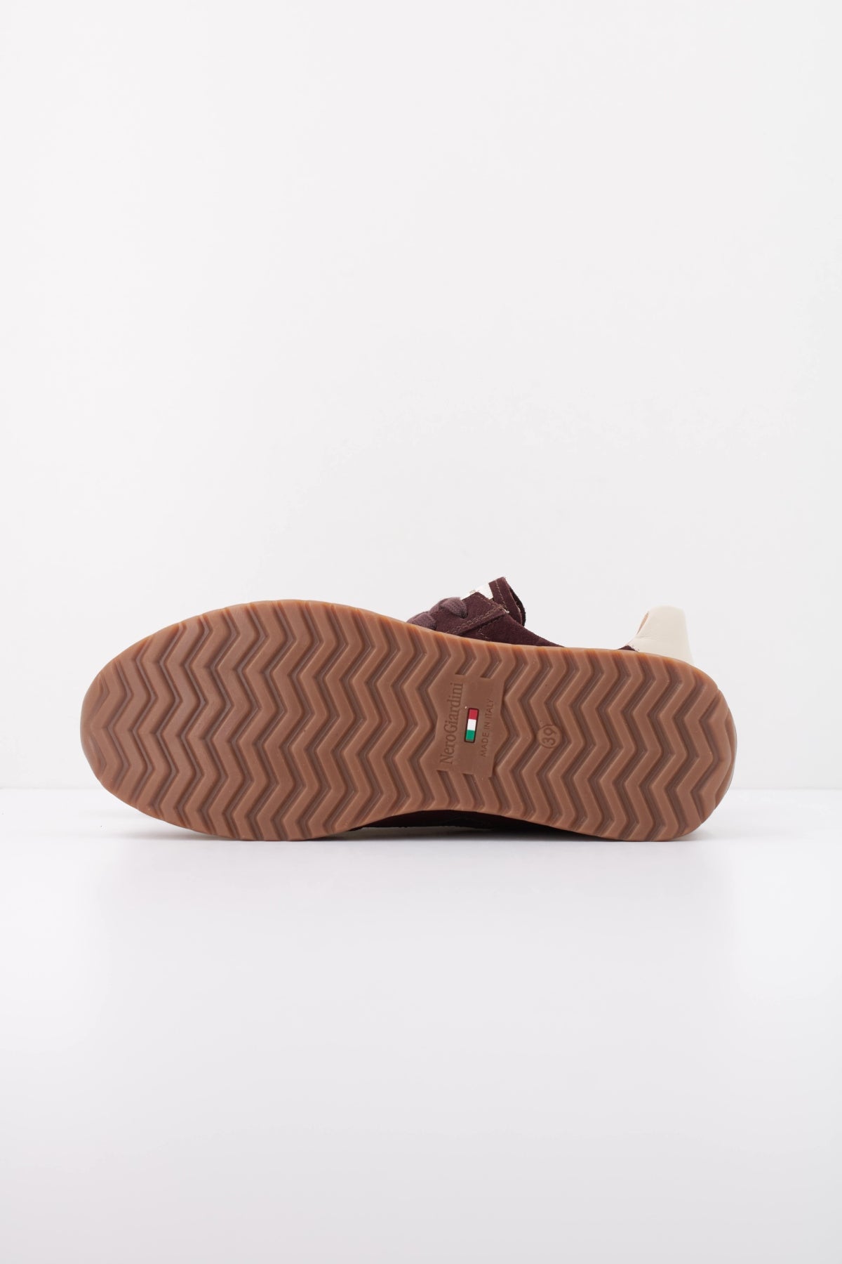 NERO GIARDINI VELOUR en color BURDEOS  (5)