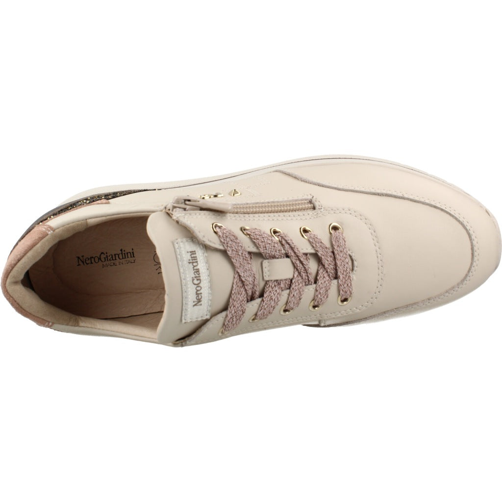 NERO GIARDINI VELVET en color BEIS  (7)