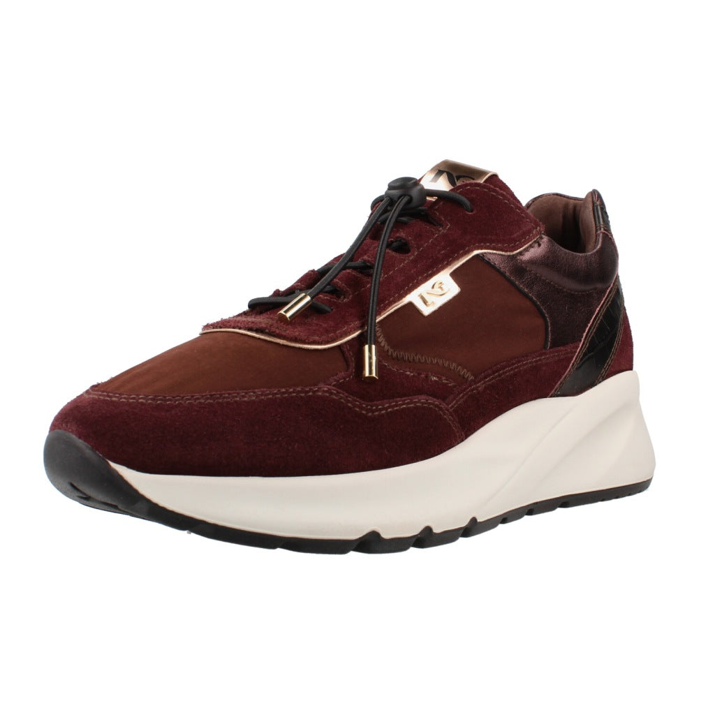 NERO GIARDINI VELOUR en color BURDEOS  (1)