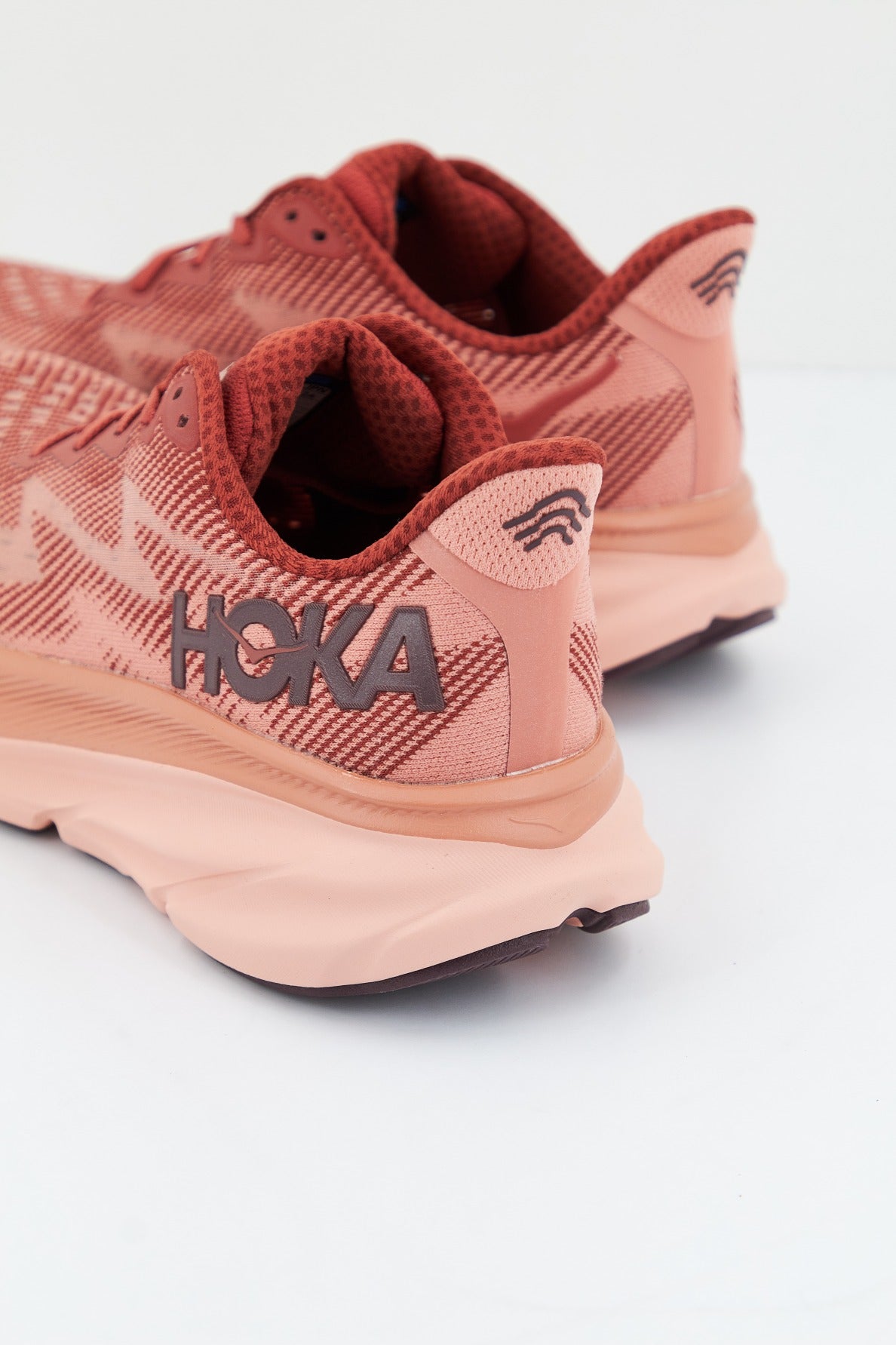 HOKA W CLIFTON  en color ROSA  (3)