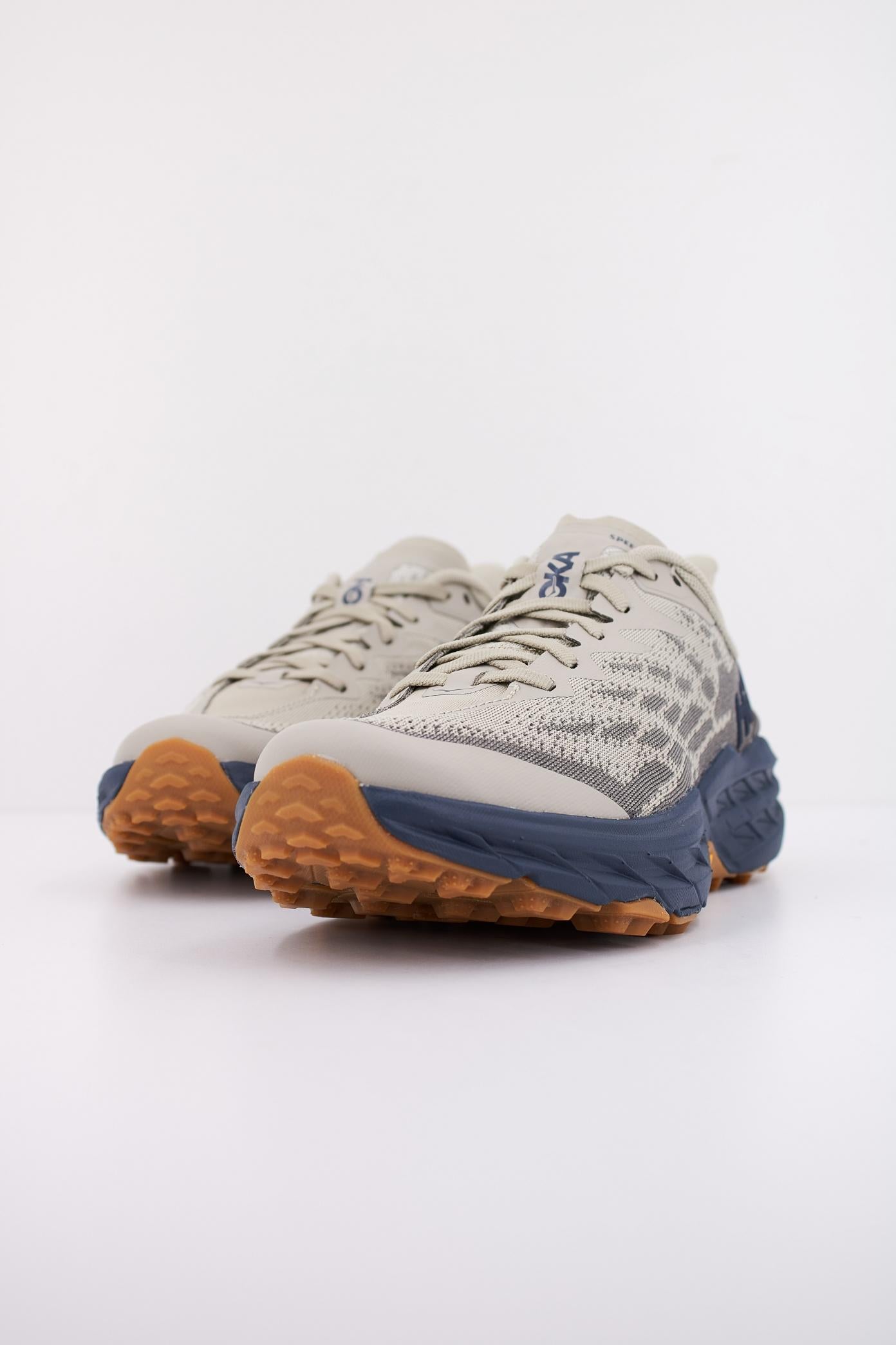 HOKA SPEEDGOAT  en color MARRON  (2)