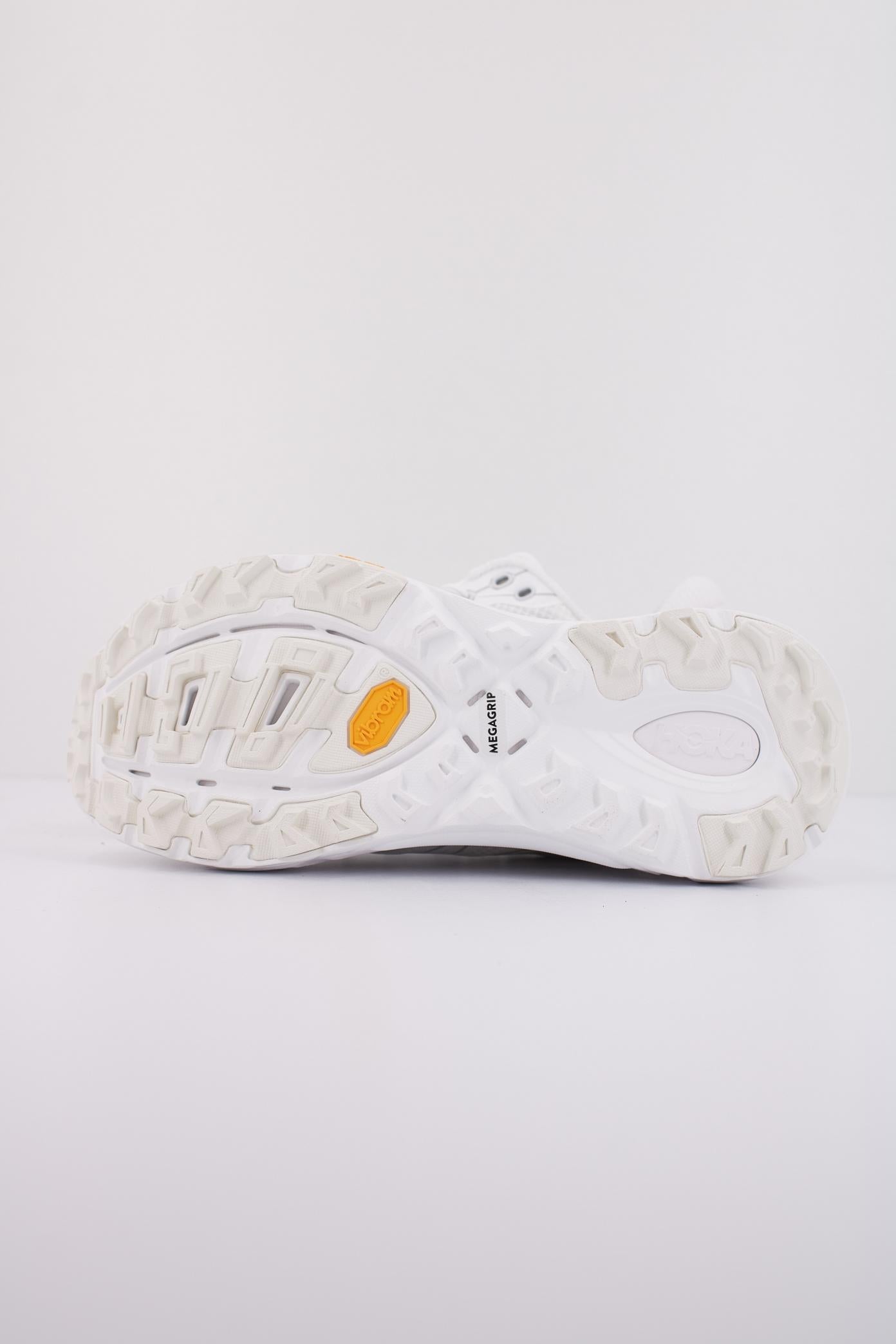 HOKA U MAFATE SPEED  en color BLANCO  (5)