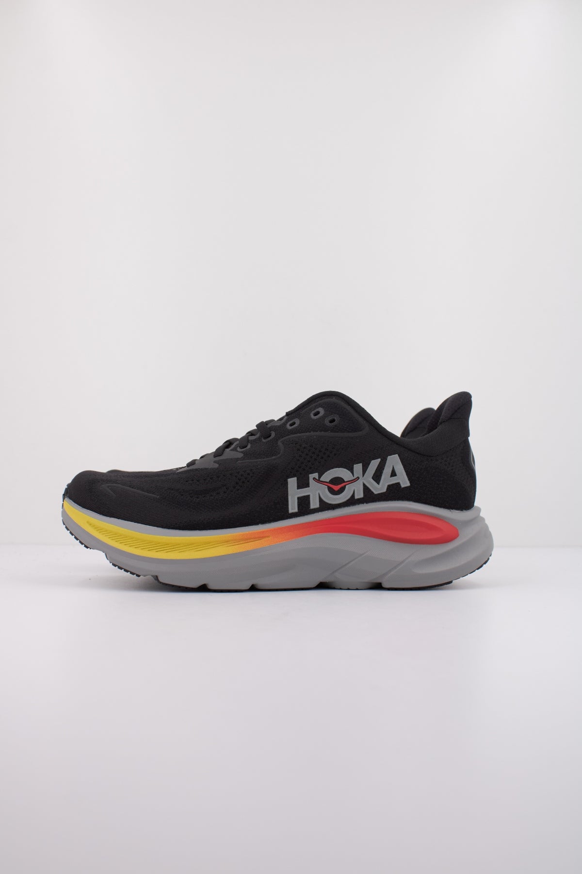 HOKA CLIFTON  en color NEGRO  (1)