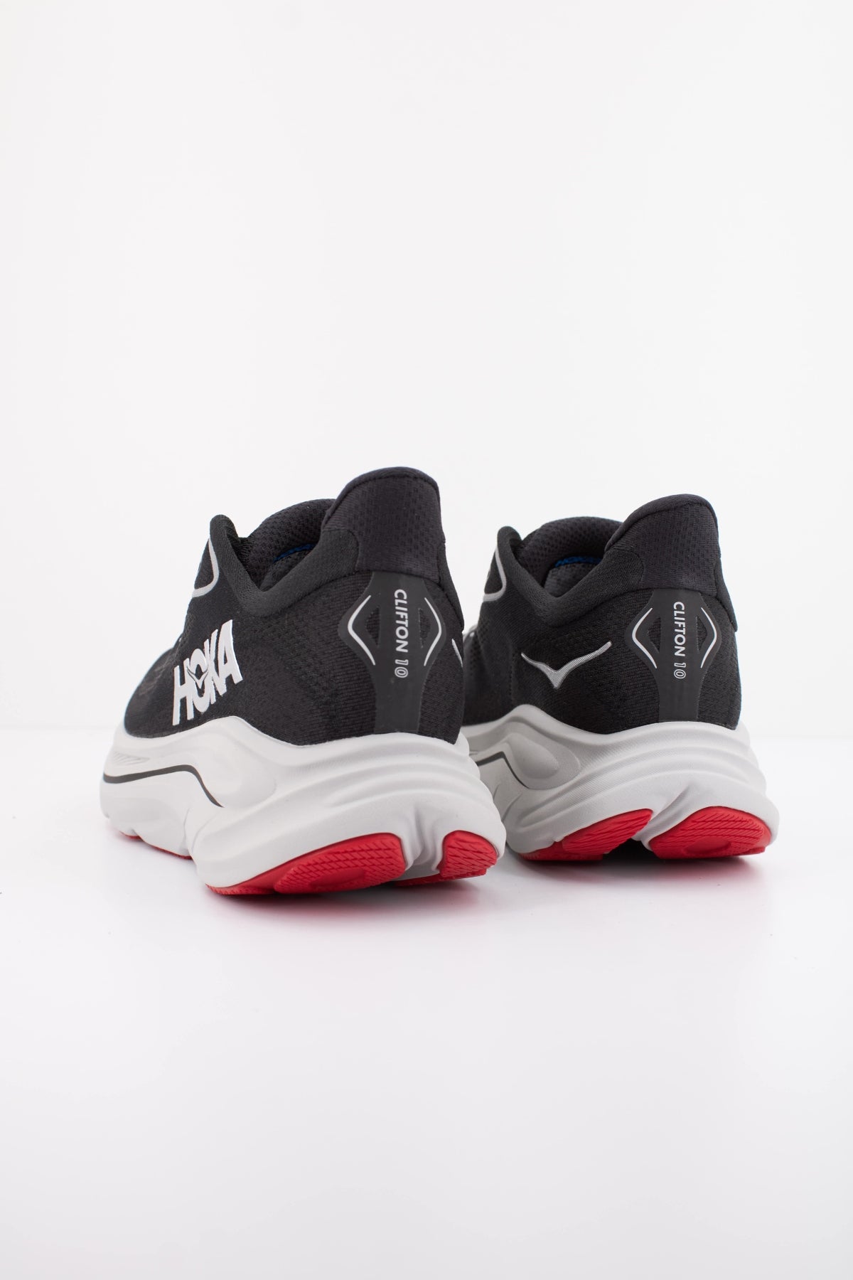 HOKA ZAPATILLA CLIFTON  en color NEGRO  (4)