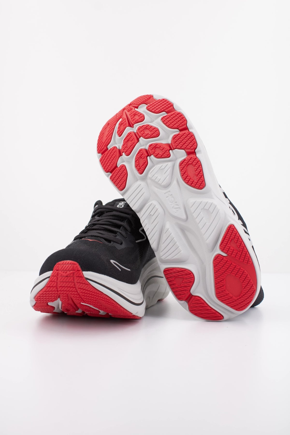 HOKA ZAPATILLA CLIFTON  en color NEGRO  (5)