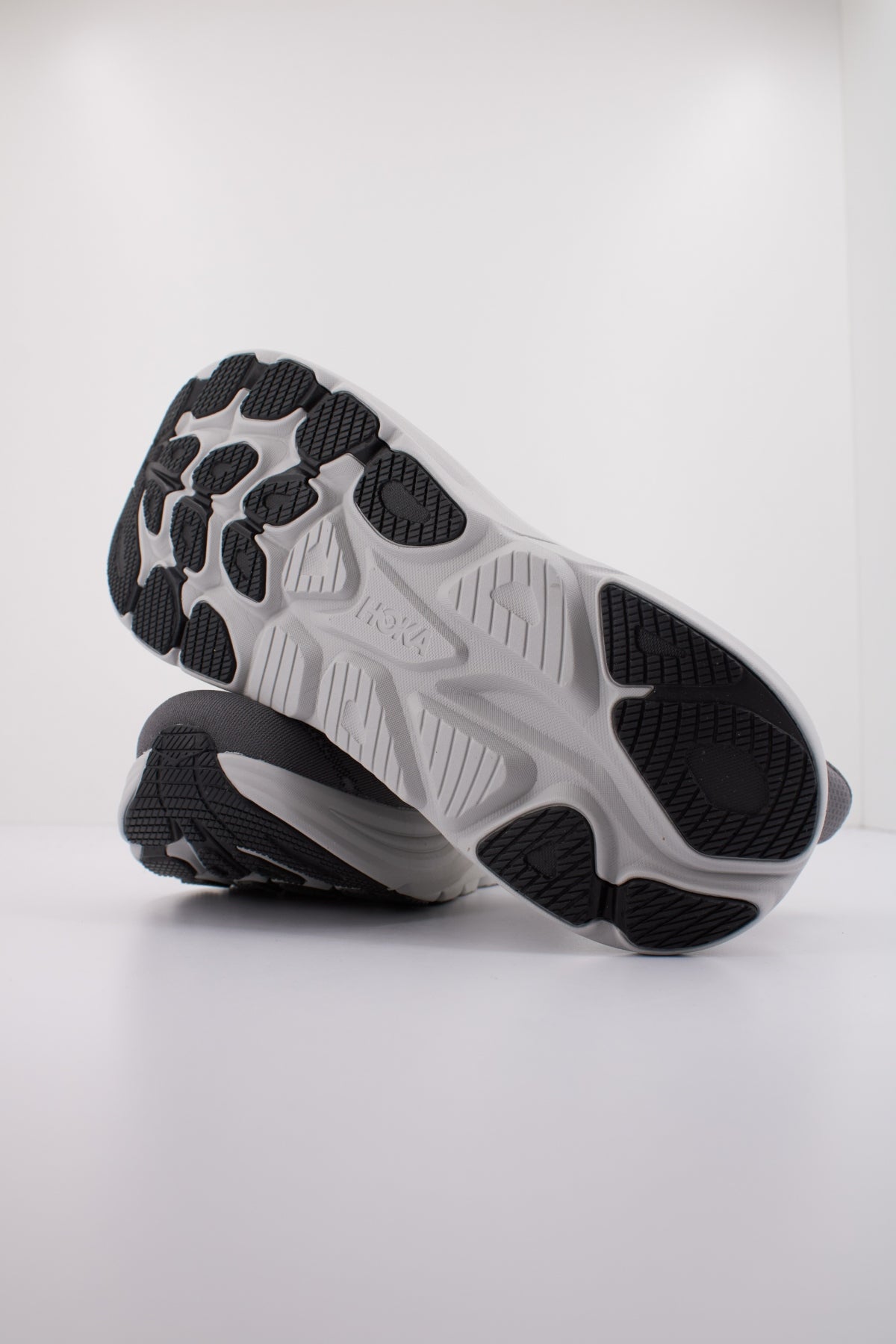 HOKA CLIFTON  en color GRIS  (5)