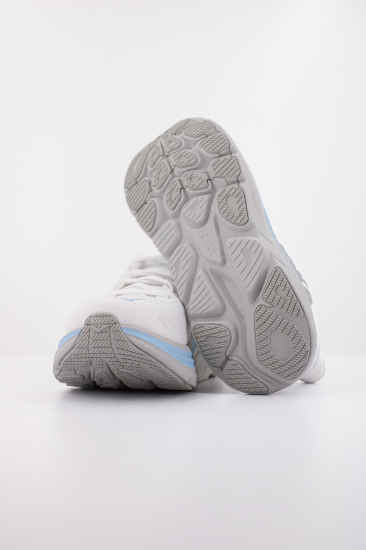 HOKA CLIFTON  en color BLANCO  (5)