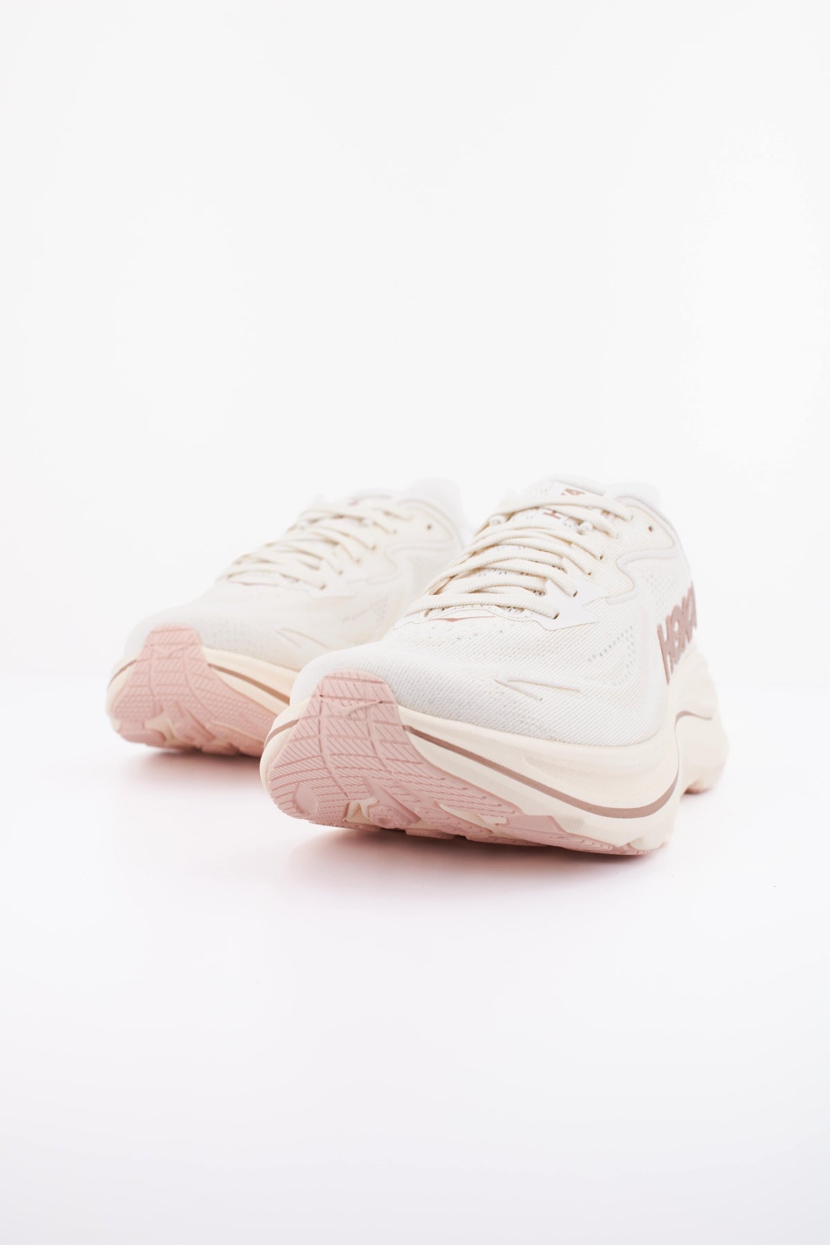 HOKA W CLIFTON  en color BLANCO  (2)