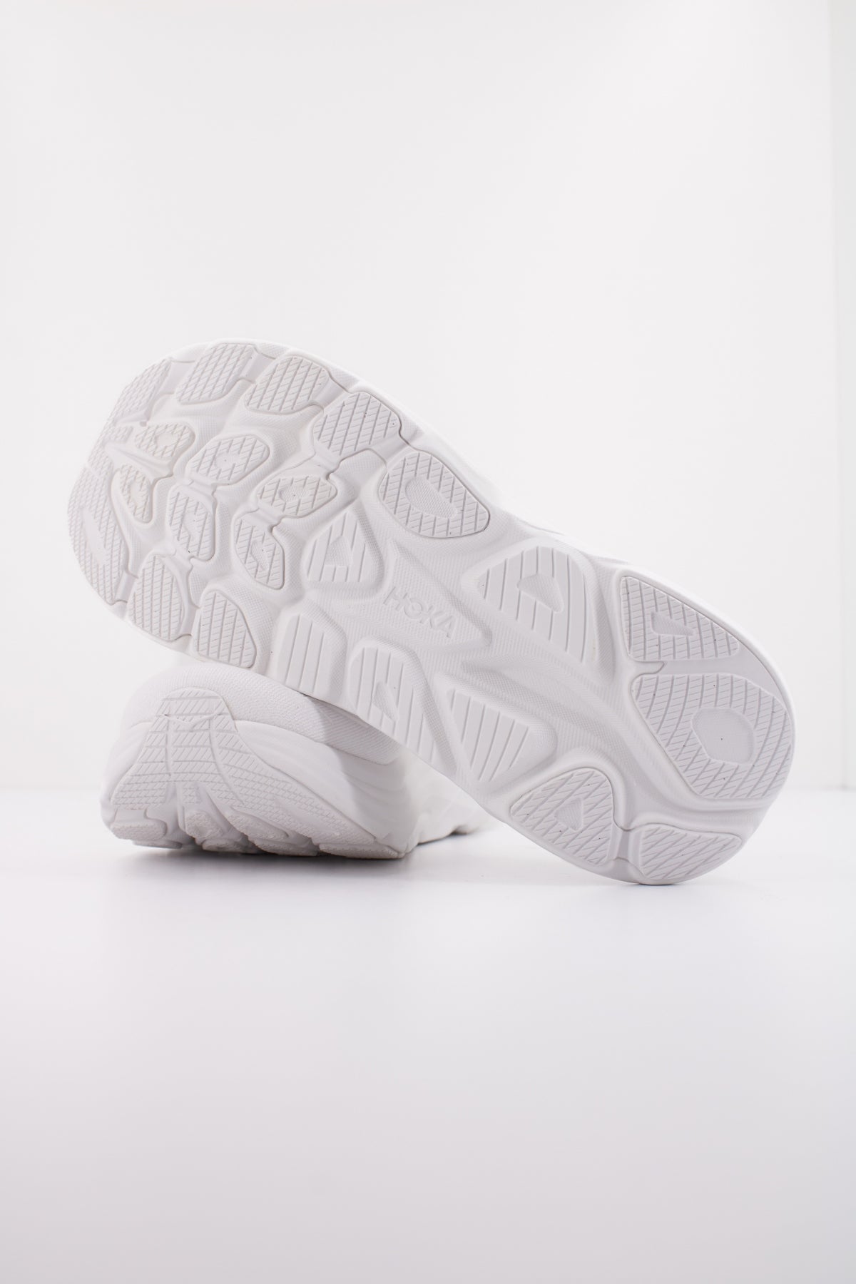 HOKA W CLIFTON  en color BLANCO  (5)