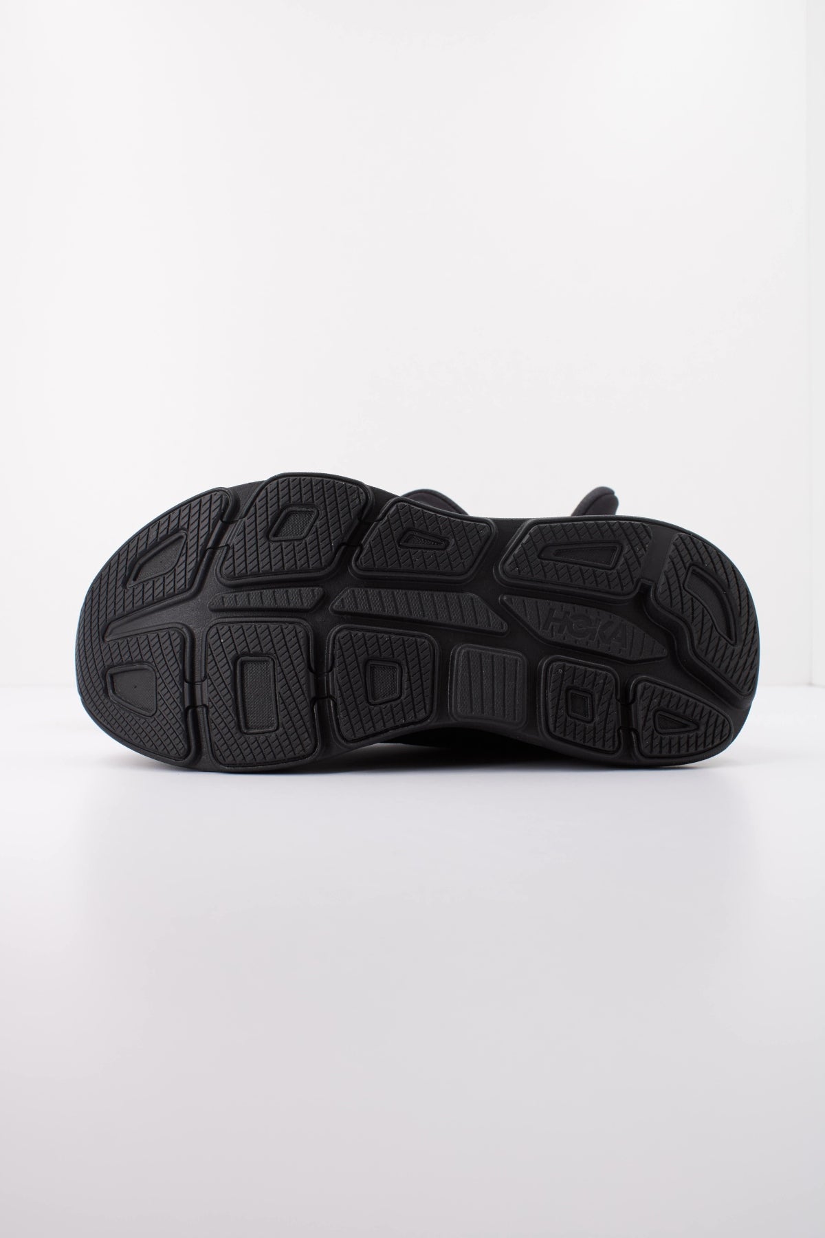 HOKA HO ZAPATILLA BONDI  en color NEGRO  (5)