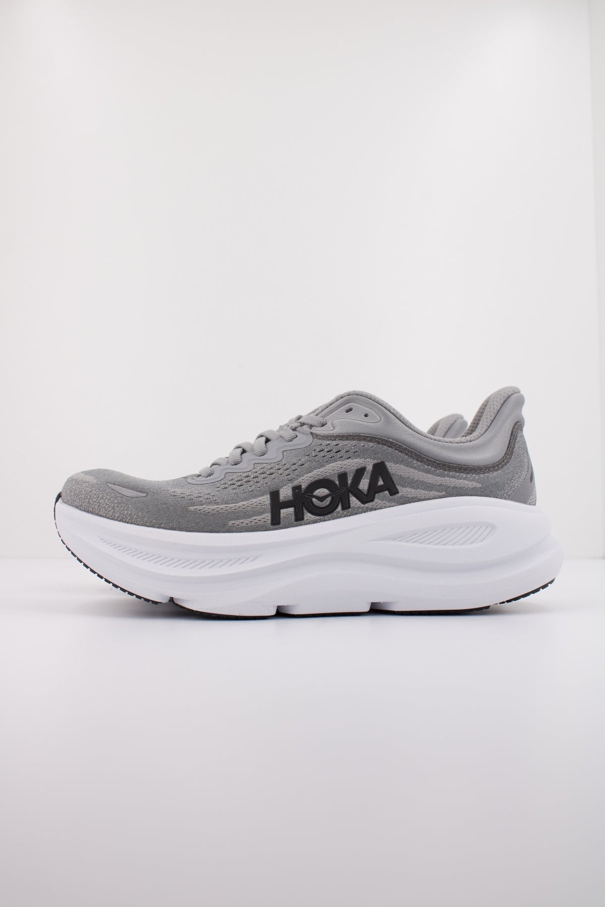 HOKA ZAPATILLA BONDI  en color GRIS  (1)