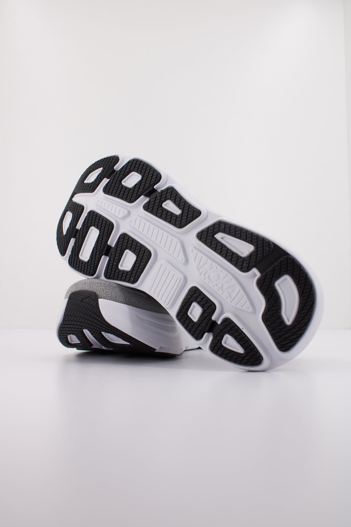 HOKA BONDI  en color GRIS  (5)