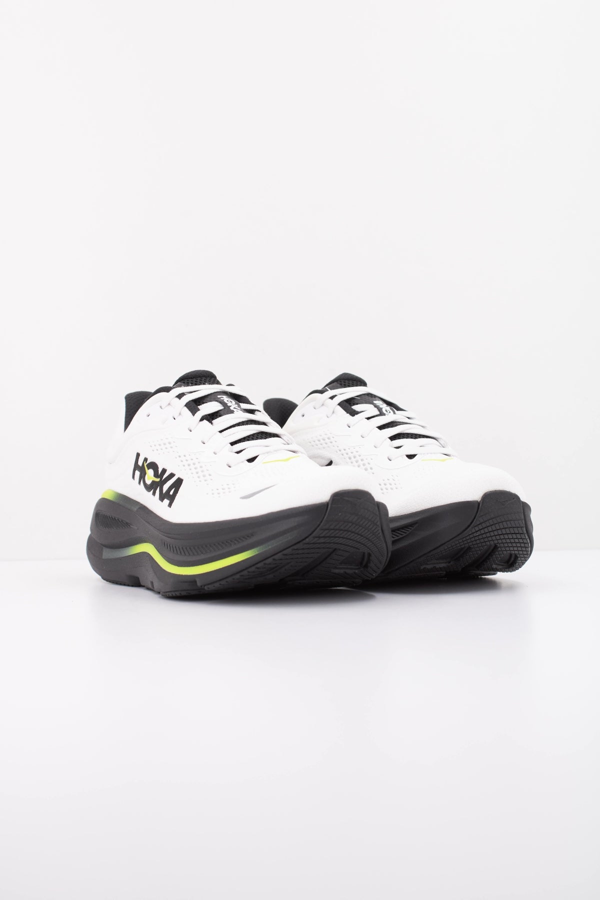 HOKA HO ZAPATILLA BONDI  en color BLANCO  (2)