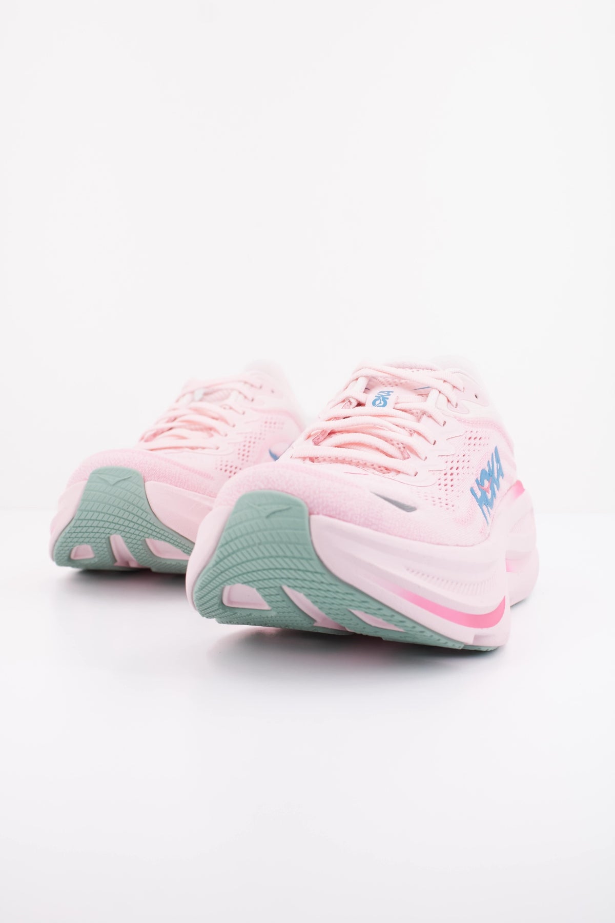 HOKA W BONDI  en color ROSA  (2)