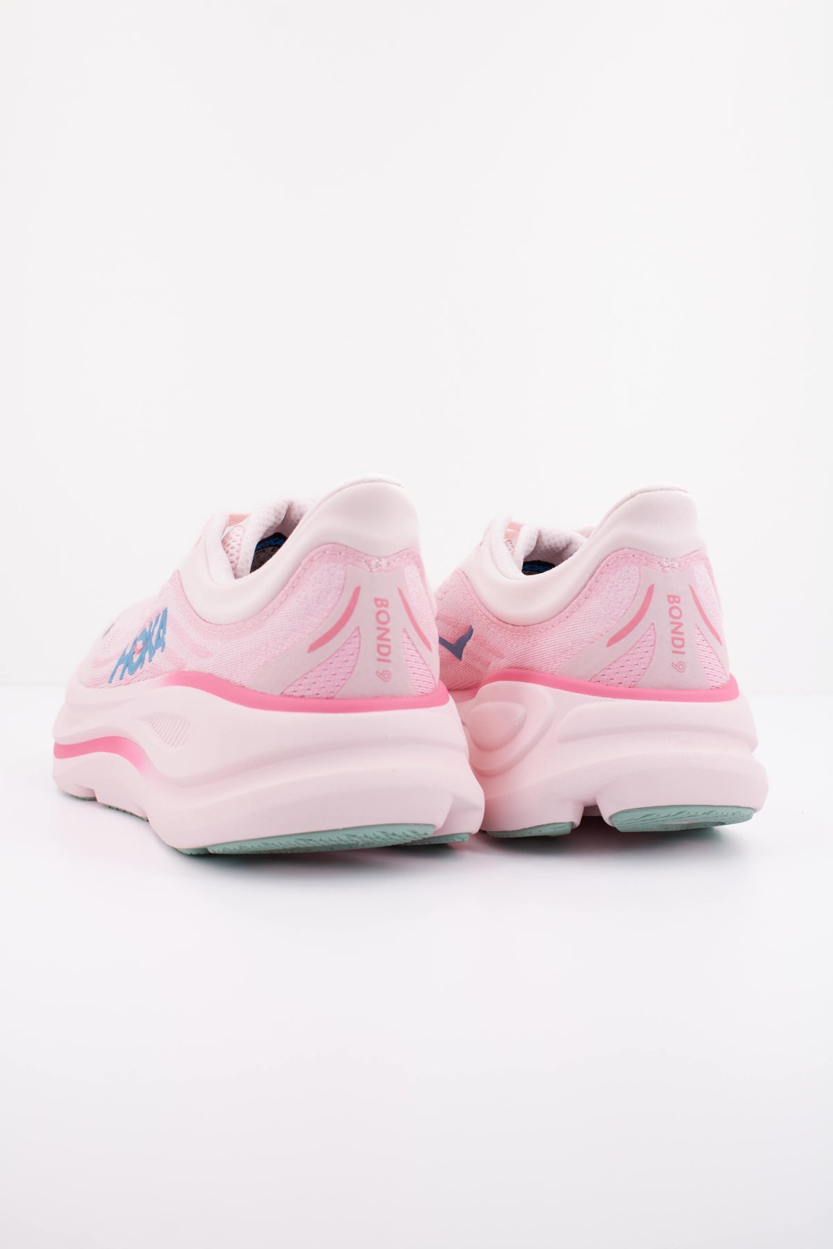 HOKA W BONDI  en color ROSA  (4)